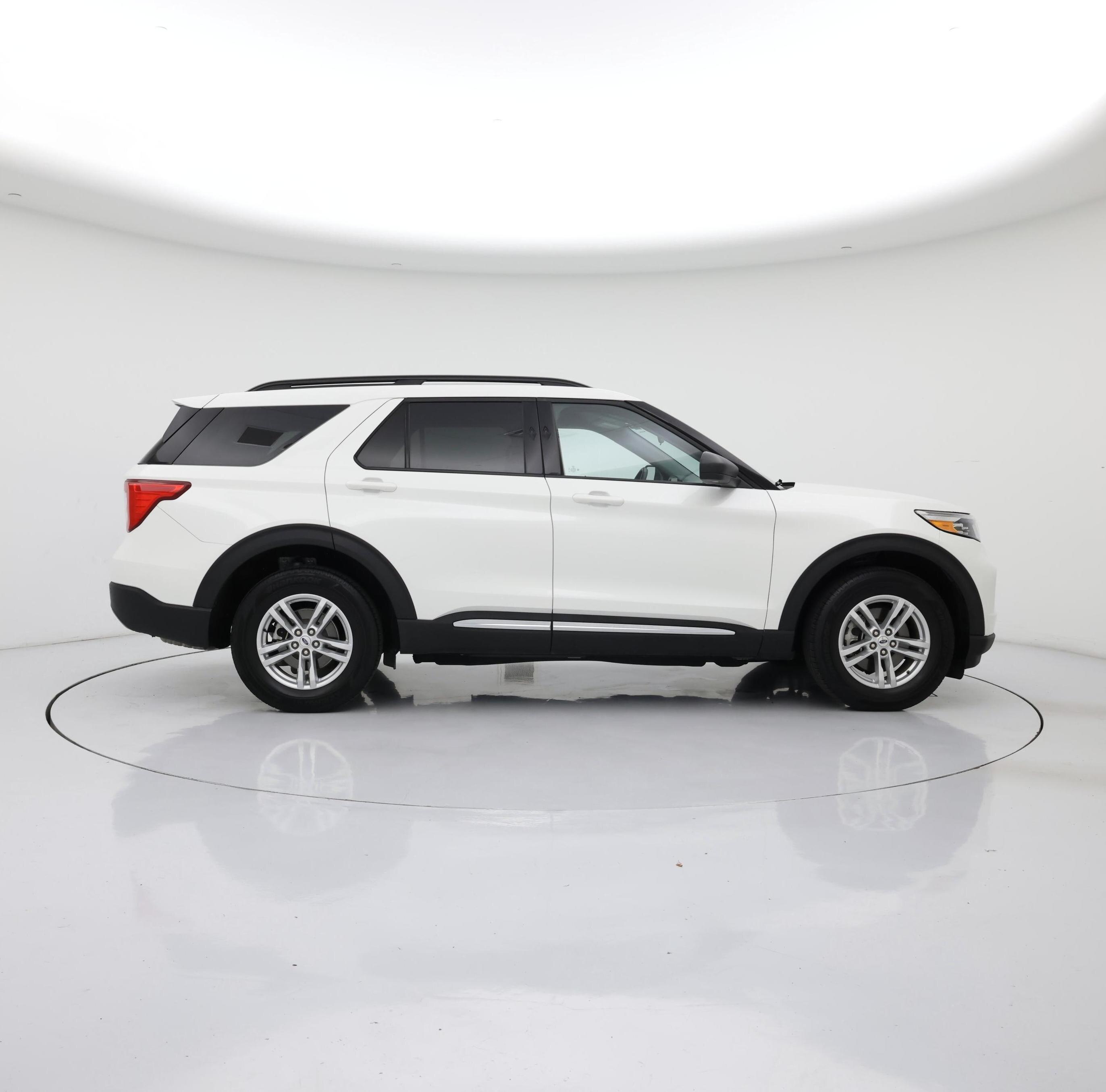 Thumbnail: 2022 Ford Explorer - 7