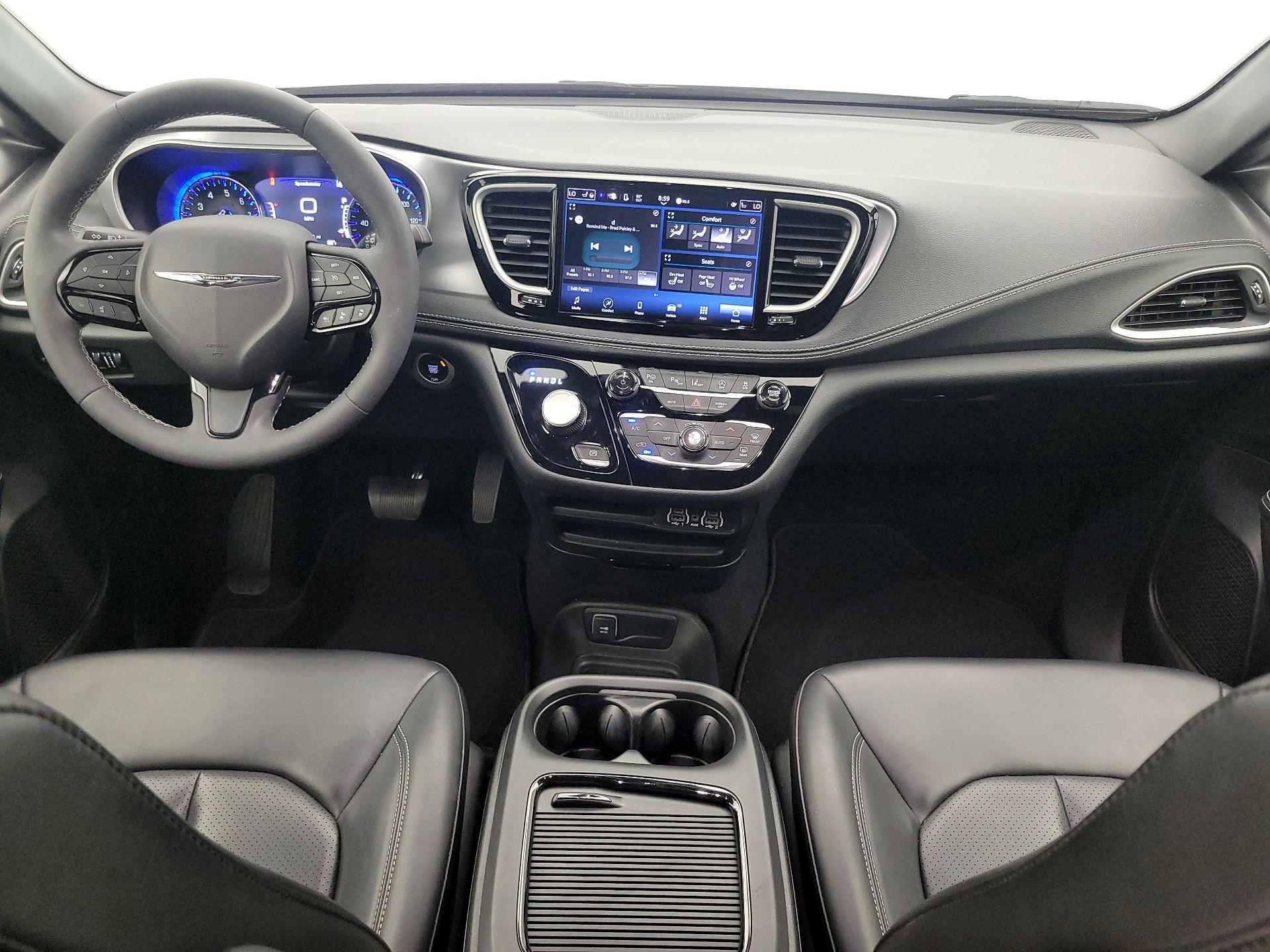 Thumbnail: 2023 Chrysler Pacifica - 9