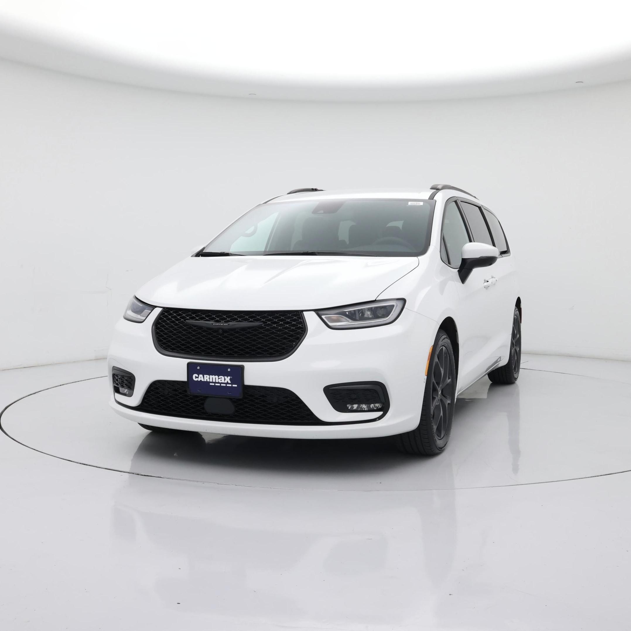 Thumbnail: 2023 Chrysler Pacifica - 4