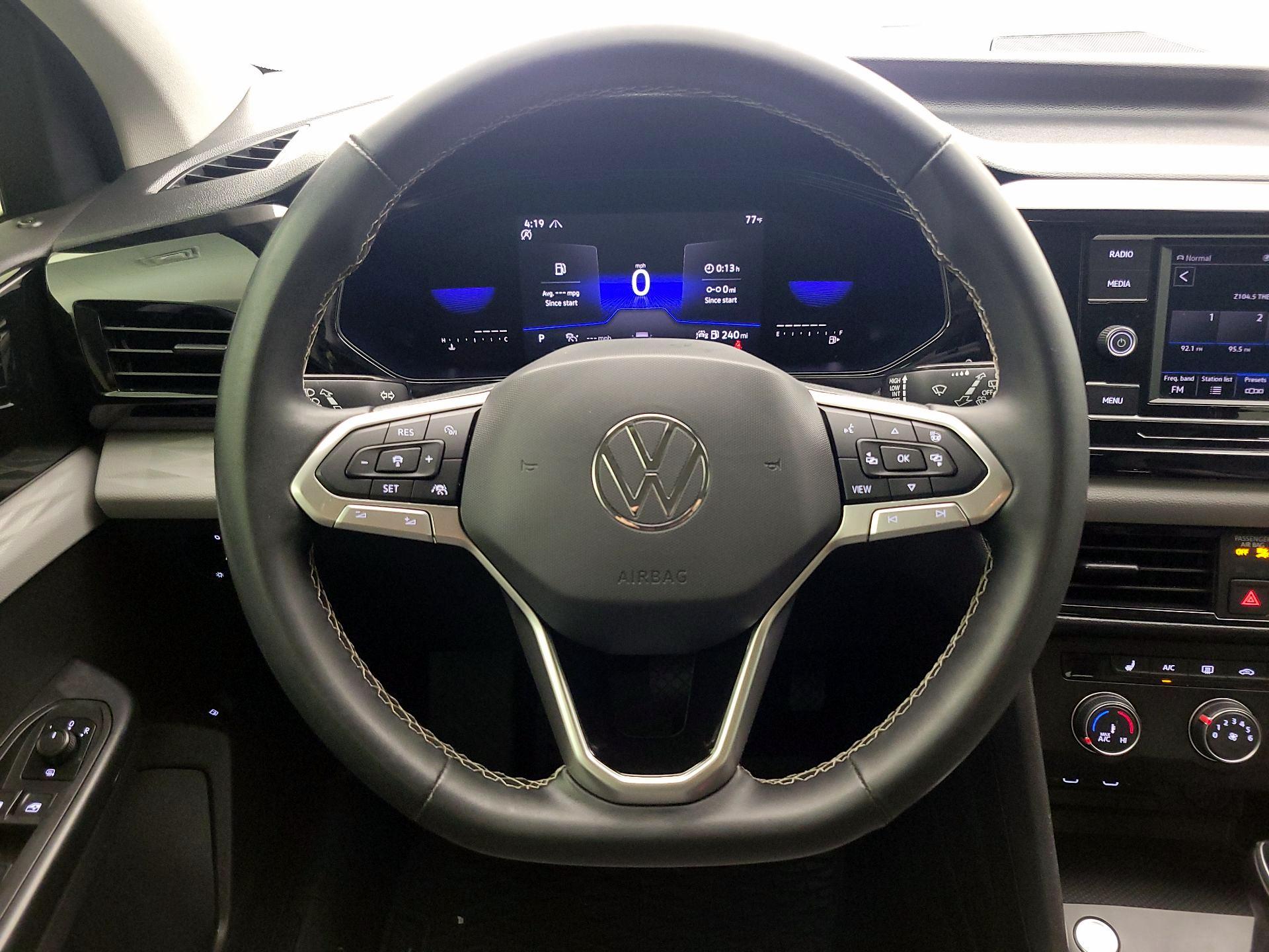Thumbnail: 2022 Volkswagen Taos - 10