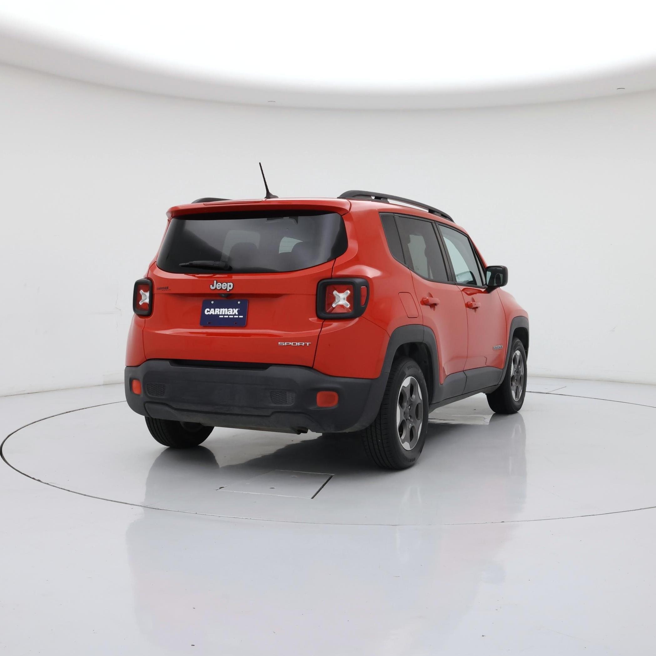 Thumbnail: 2016 Jeep Renegade - 8