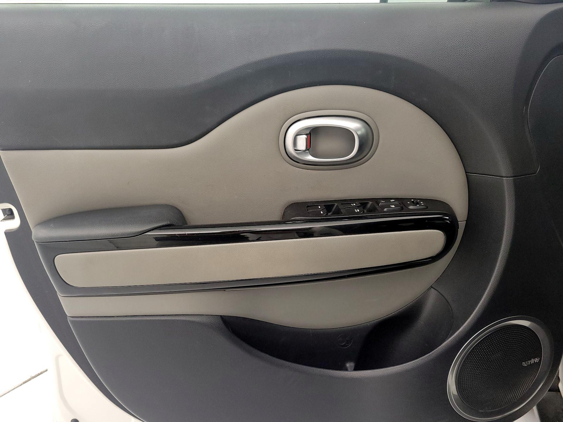 Thumbnail: 2016 Kia Soul - 12
