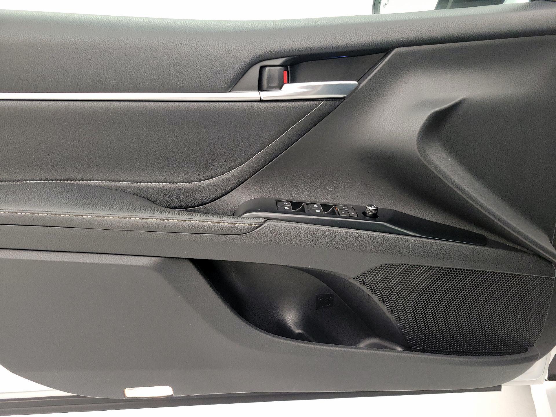 Thumbnail: 2018 Toyota Camry - 12