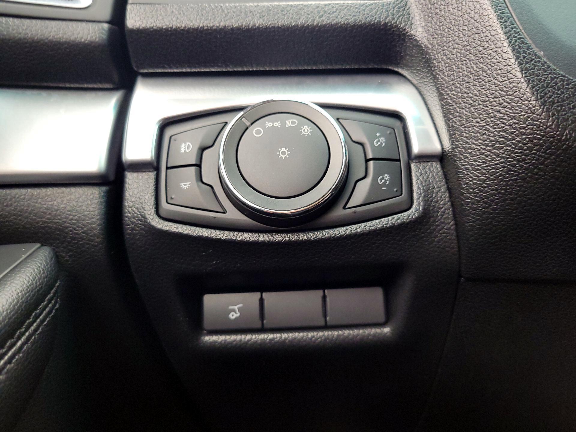 Thumbnail: 2017 Ford Explorer - 13