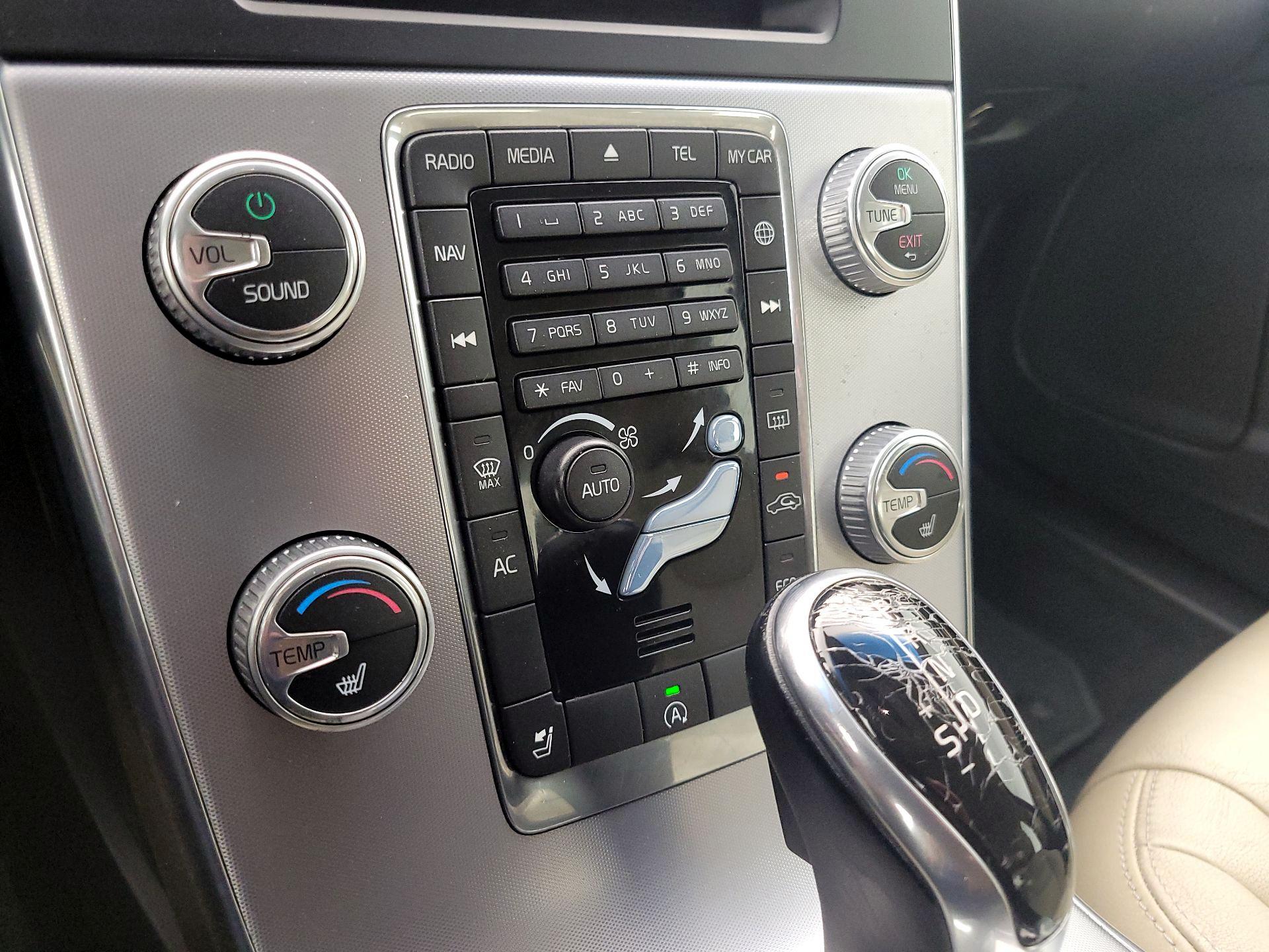 Thumbnail: 2017 Volvo S60 - 15