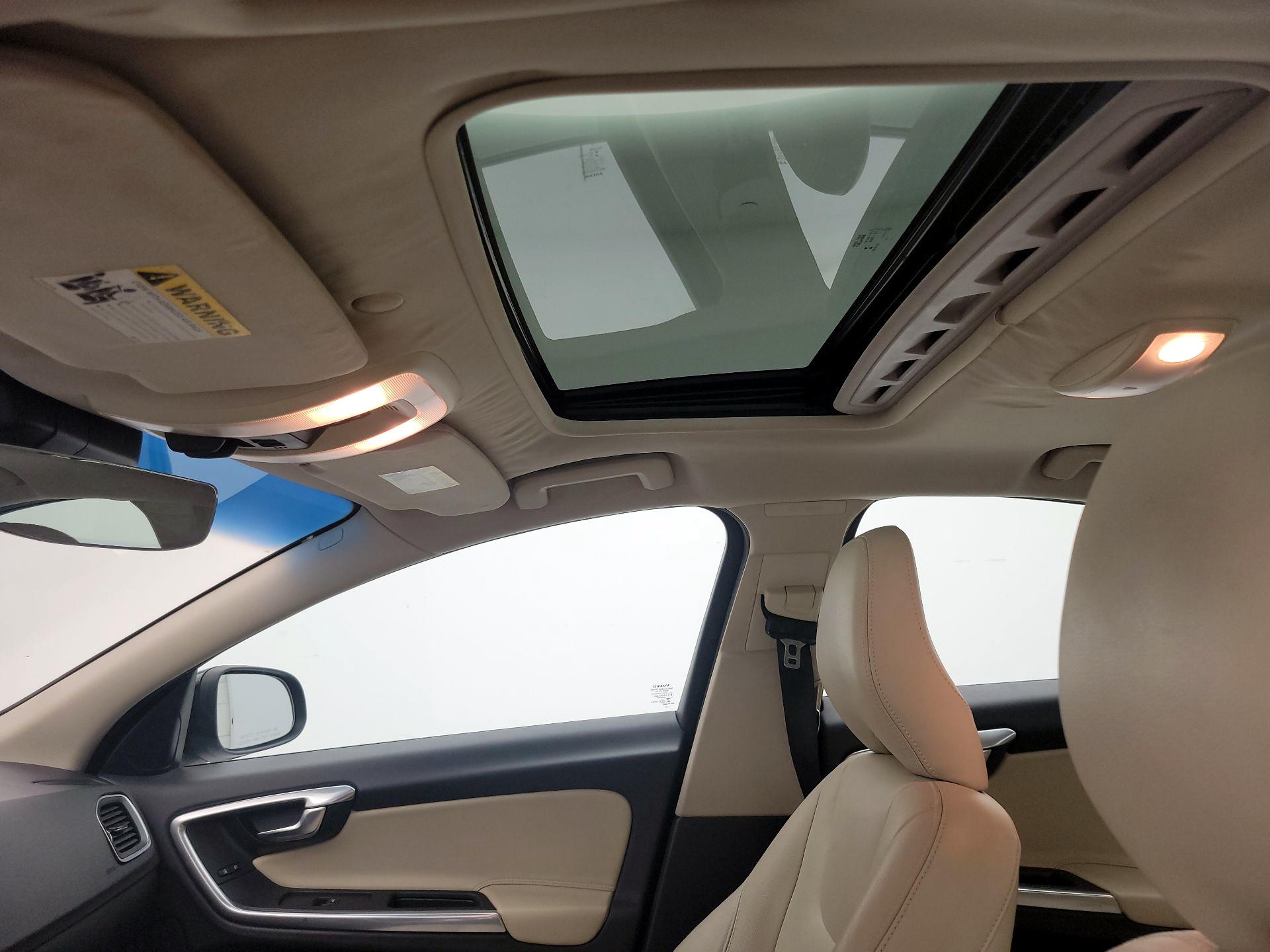 Thumbnail: 2017 Volvo S60 - 18