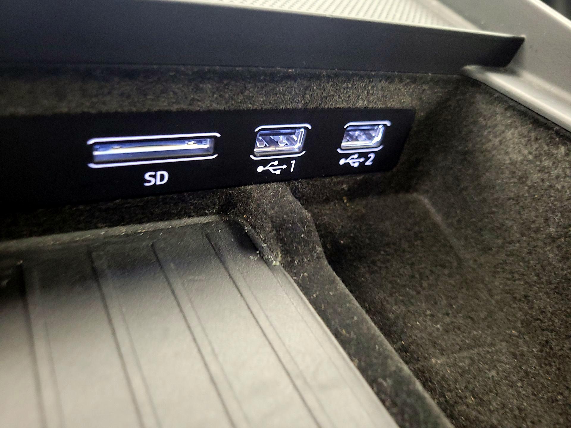 Thumbnail: 2019 Audi Q8 - 19