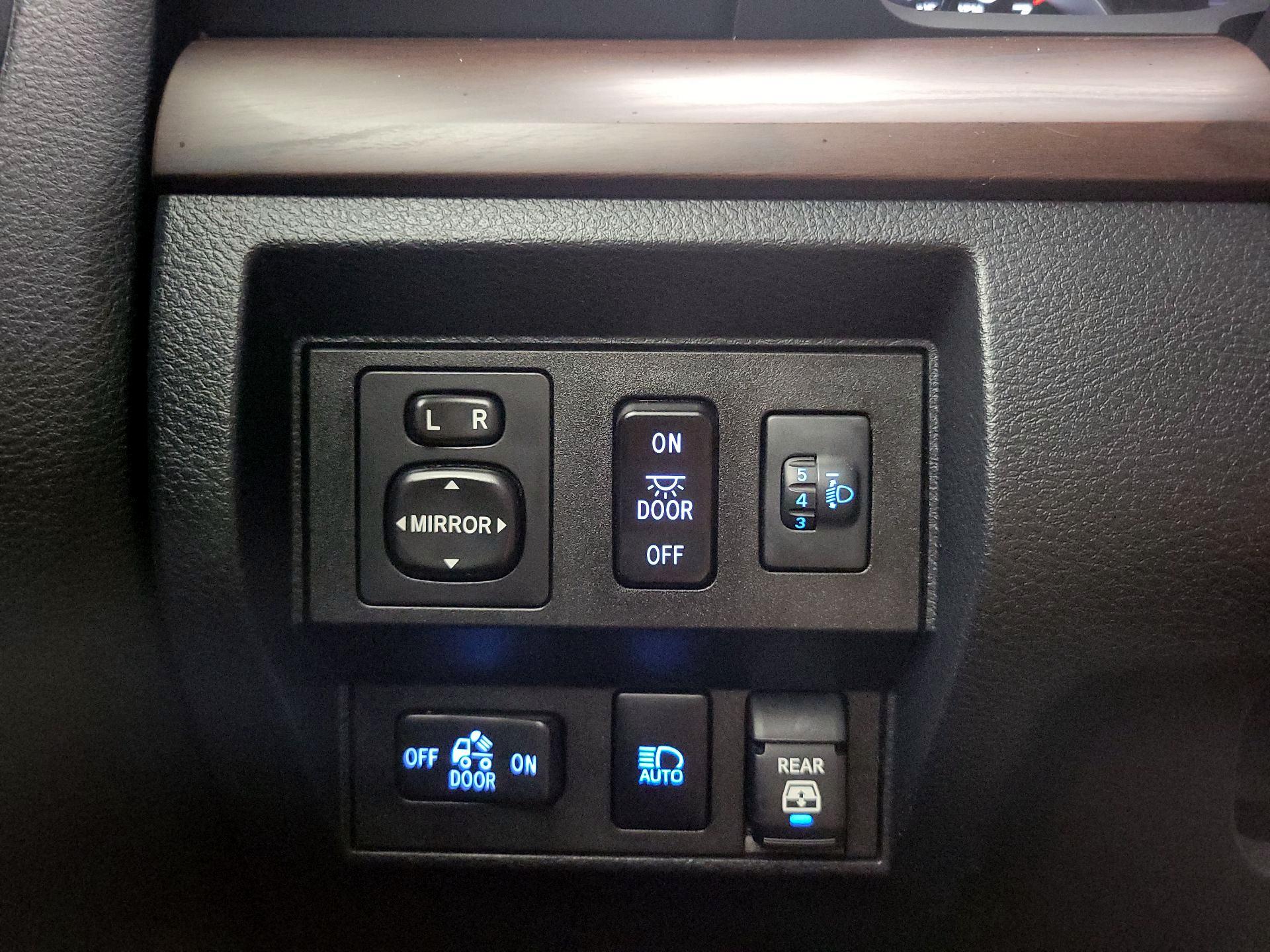 Thumbnail: 2019 Toyota Tundra - 13