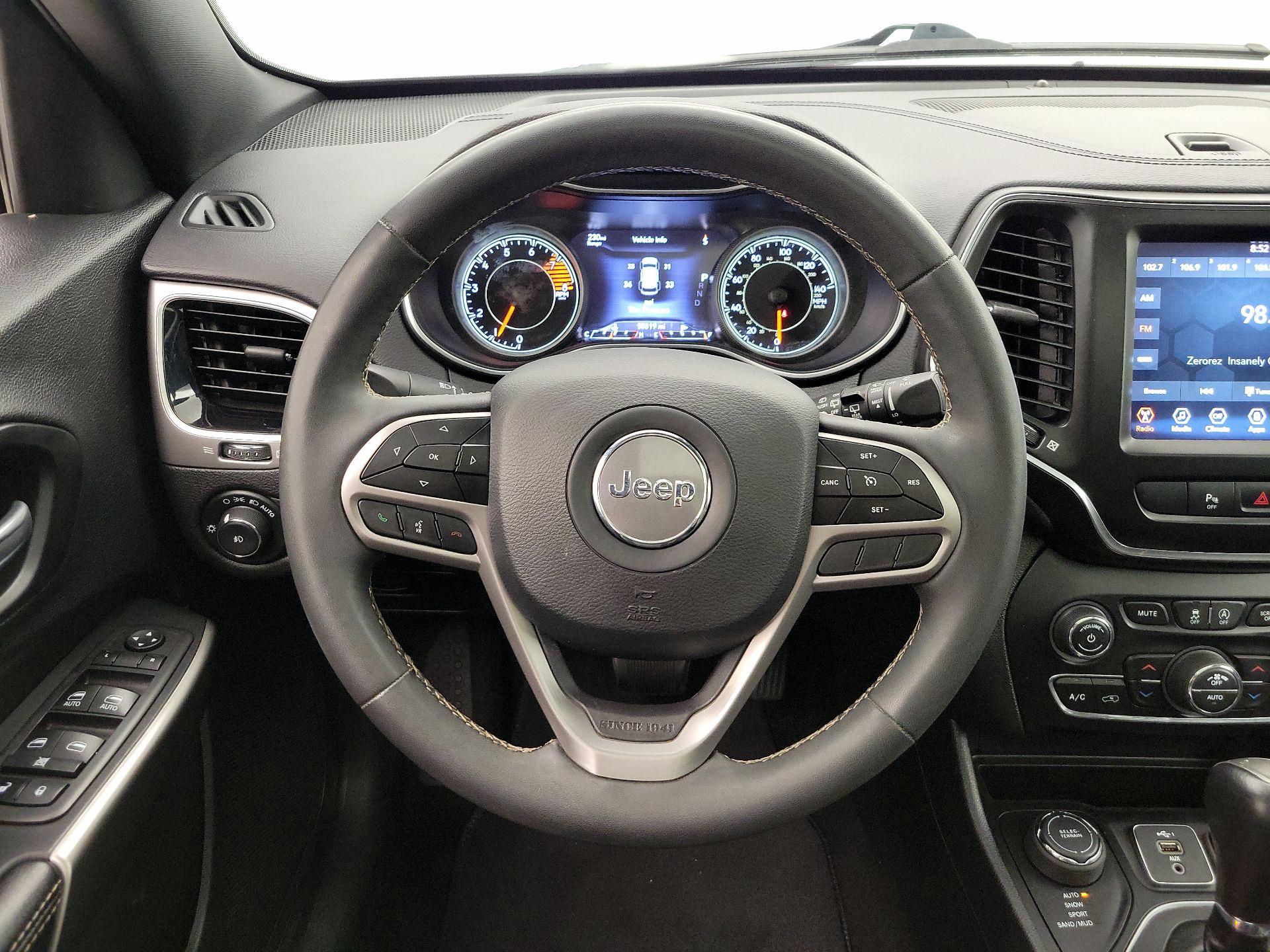 Thumbnail: 2021 Jeep Cherokee - 10