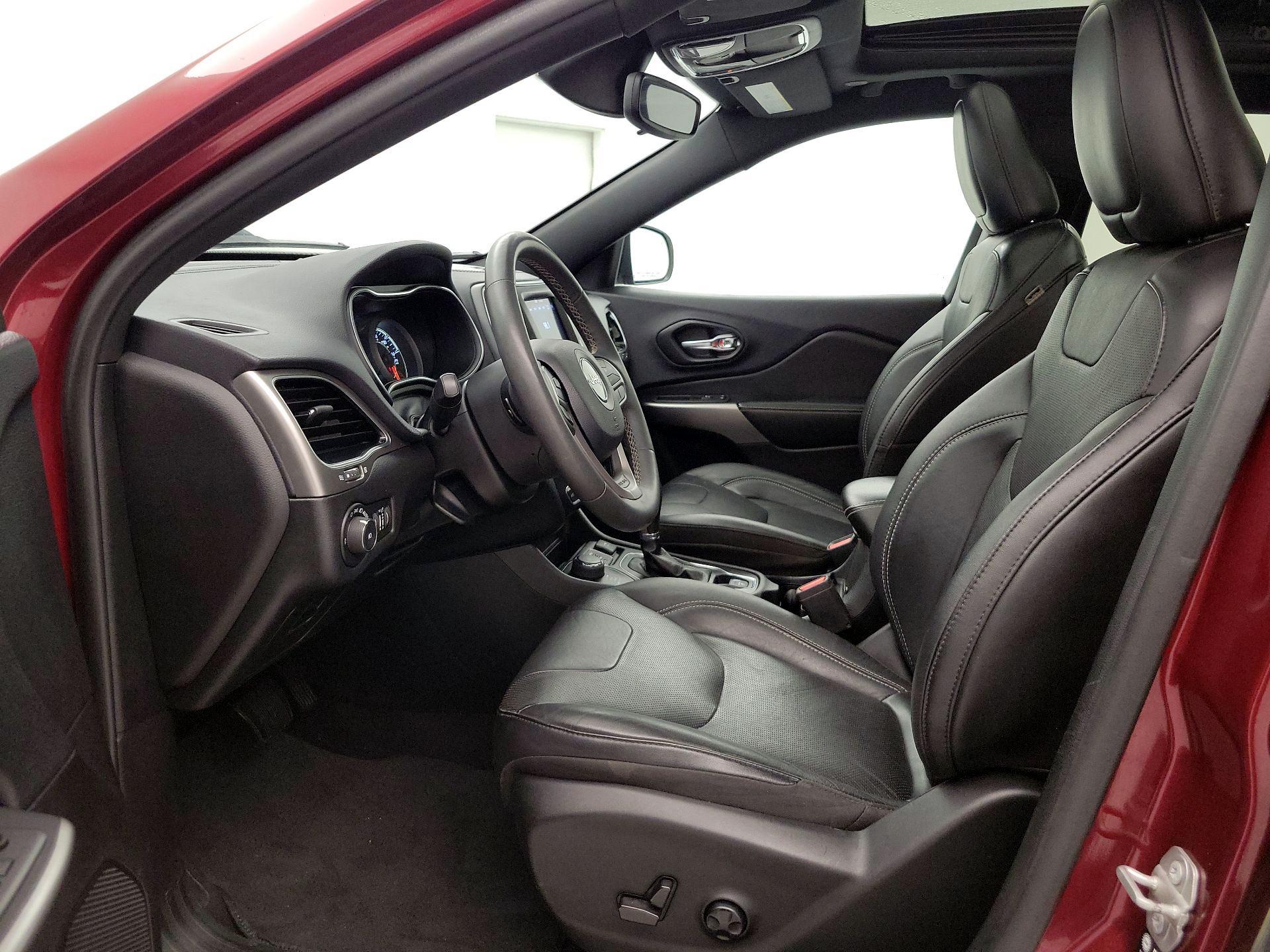 Thumbnail: 2021 Jeep Cherokee - 11