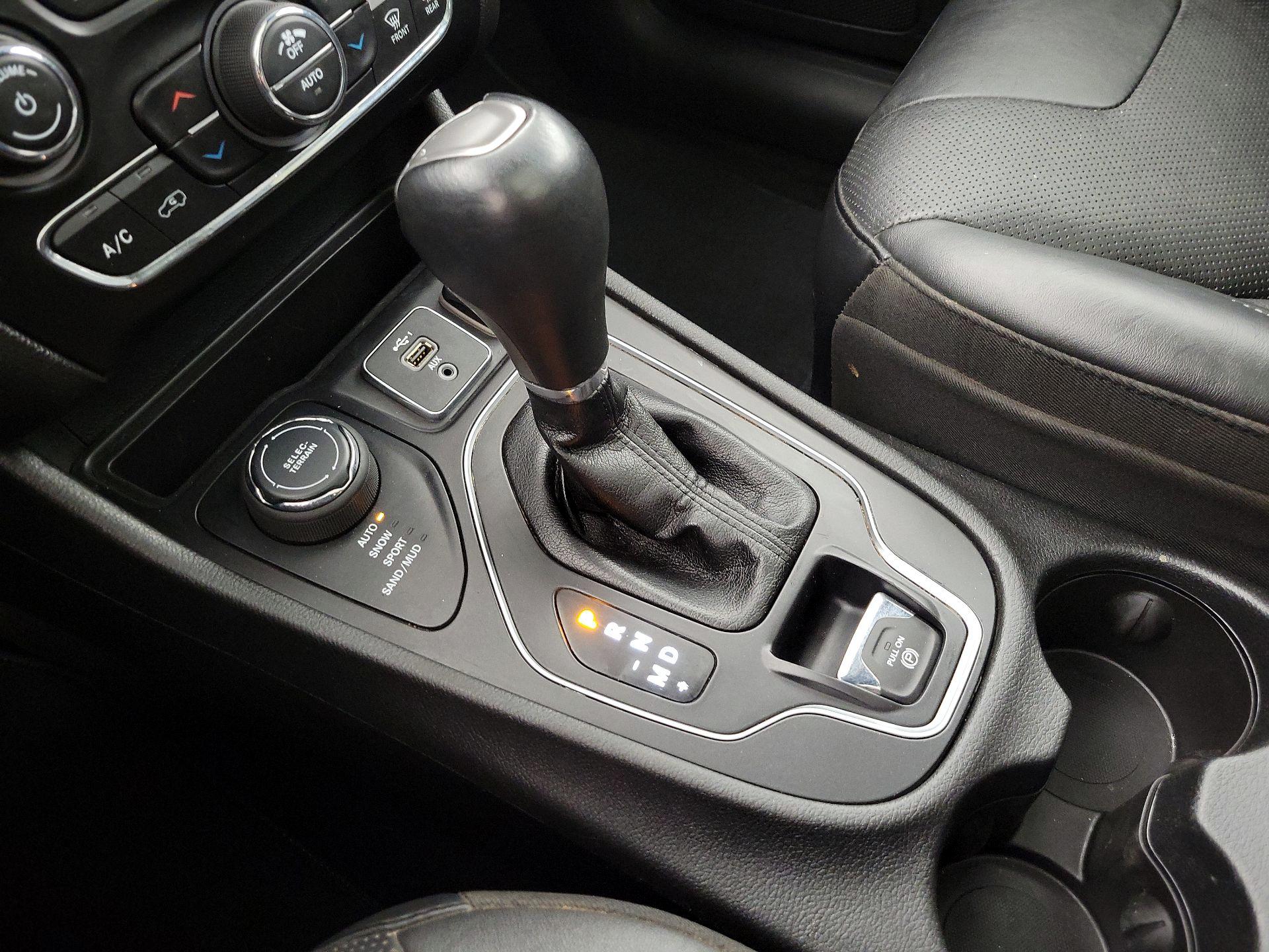 Thumbnail: 2021 Jeep Cherokee - 17
