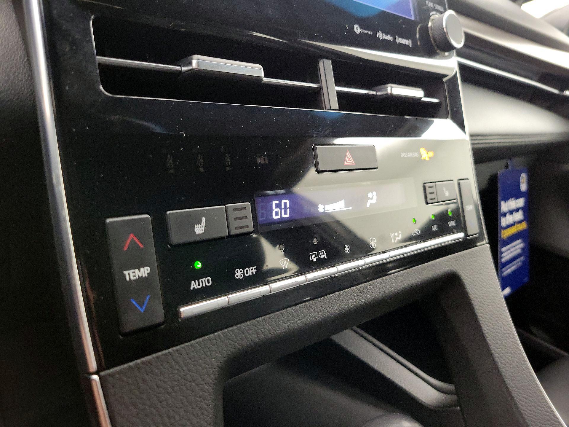 Thumbnail: 2020 Toyota Avalon - 16