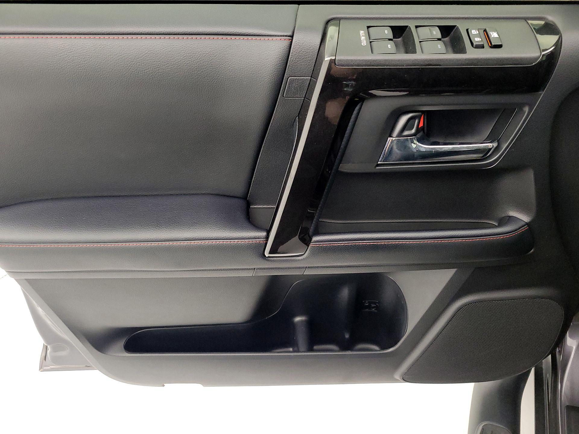 Thumbnail: 2021 Toyota 4Runner - 12