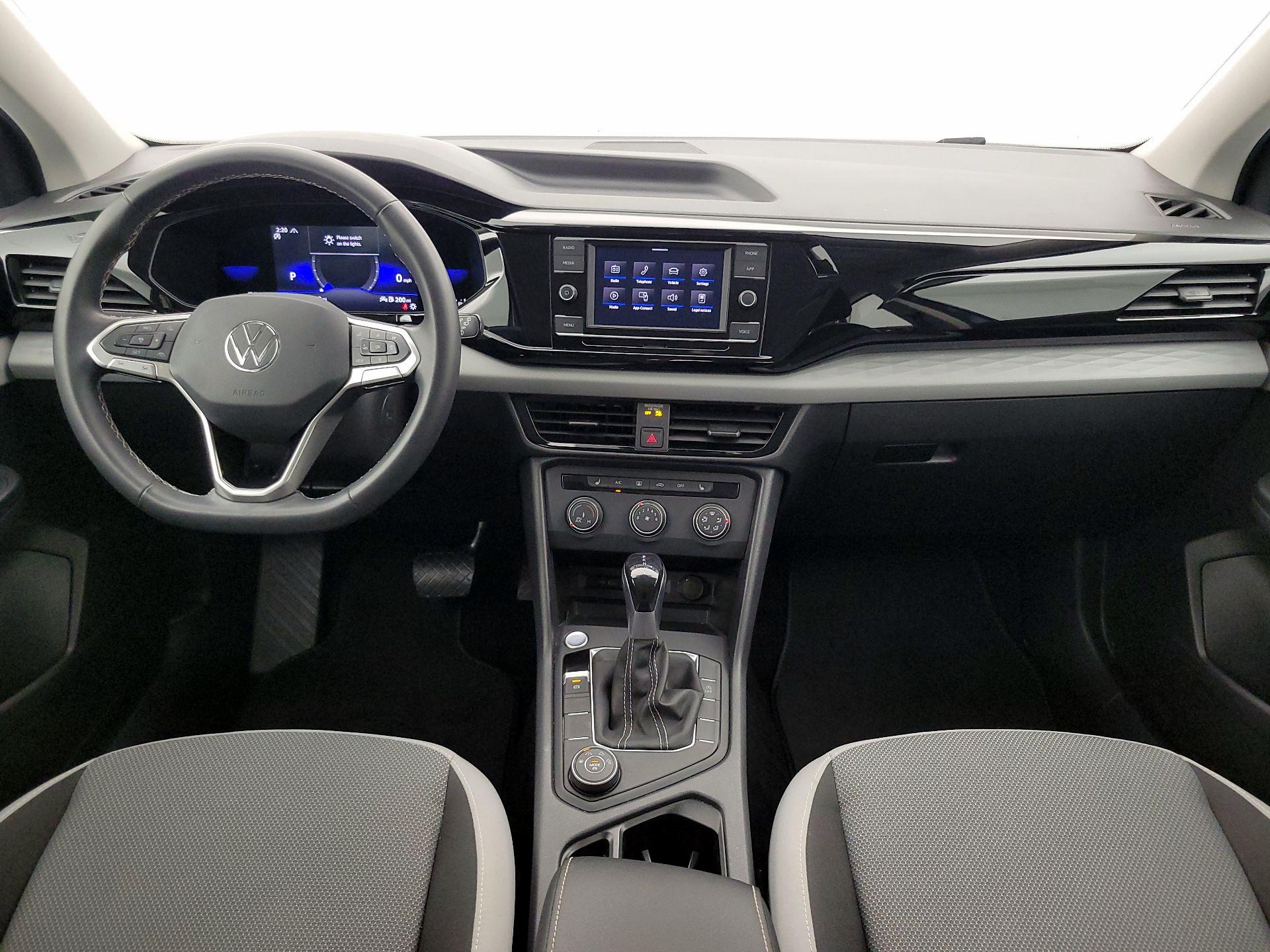 Thumbnail: 2022 Volkswagen Taos - 9