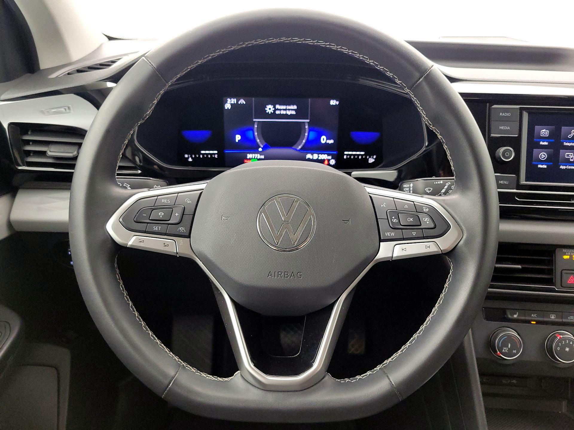 Thumbnail: 2022 Volkswagen Taos - 10