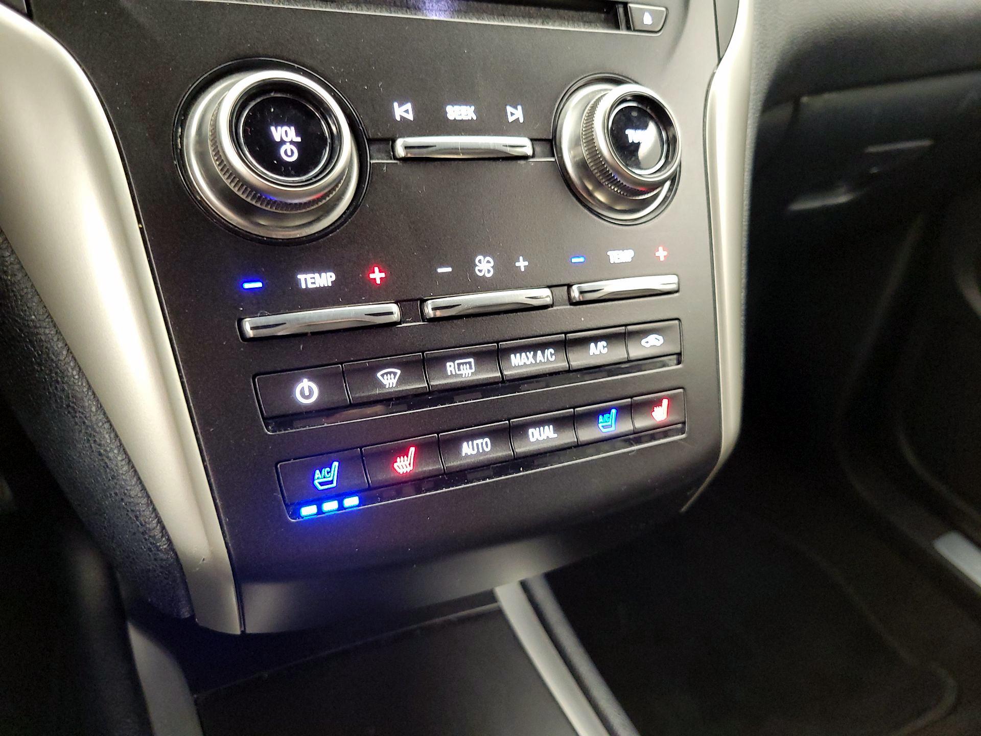 Thumbnail: 2019 Lincoln MKC - 17