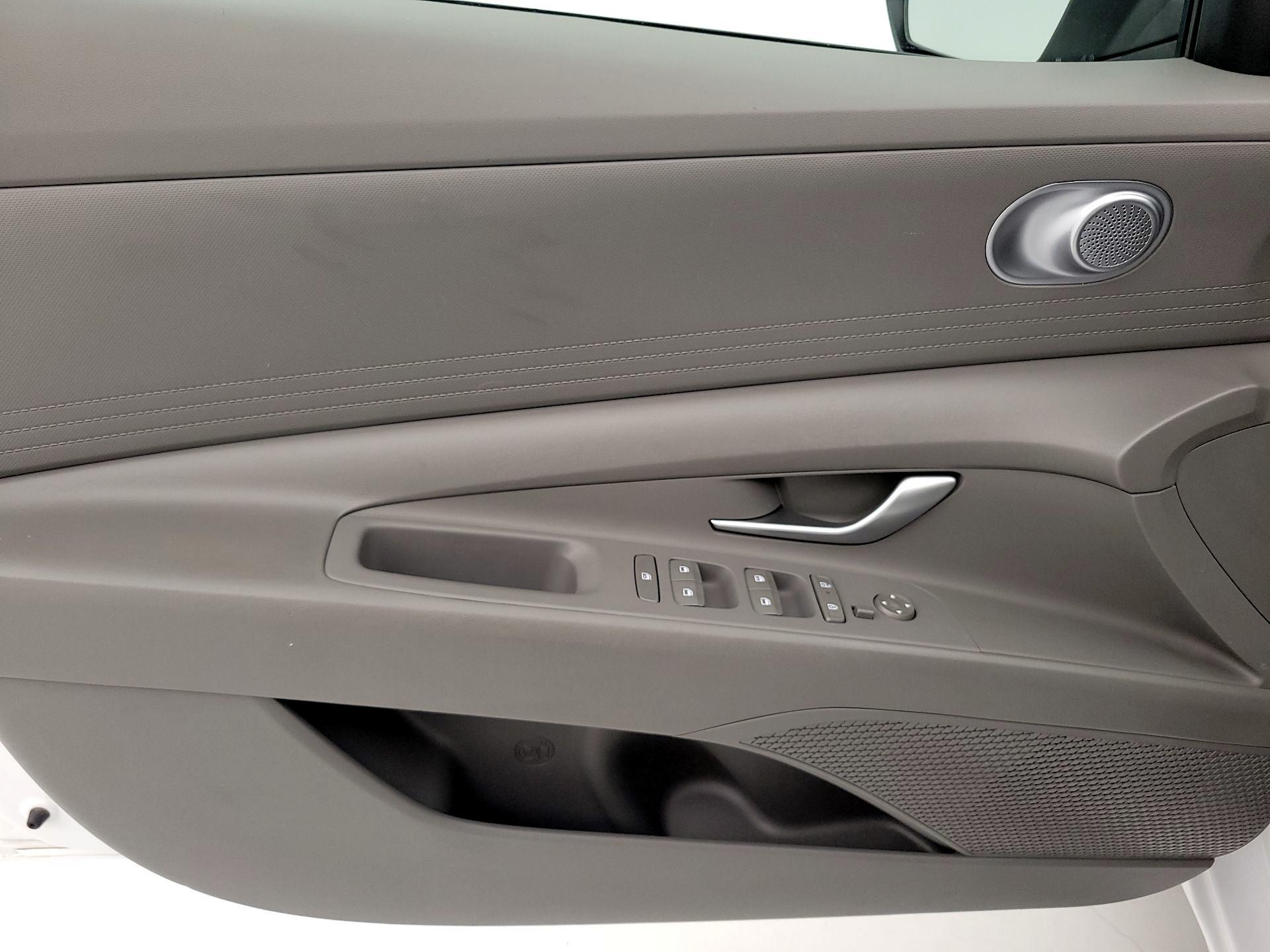Thumbnail: 2024 Hyundai Elantra - 12