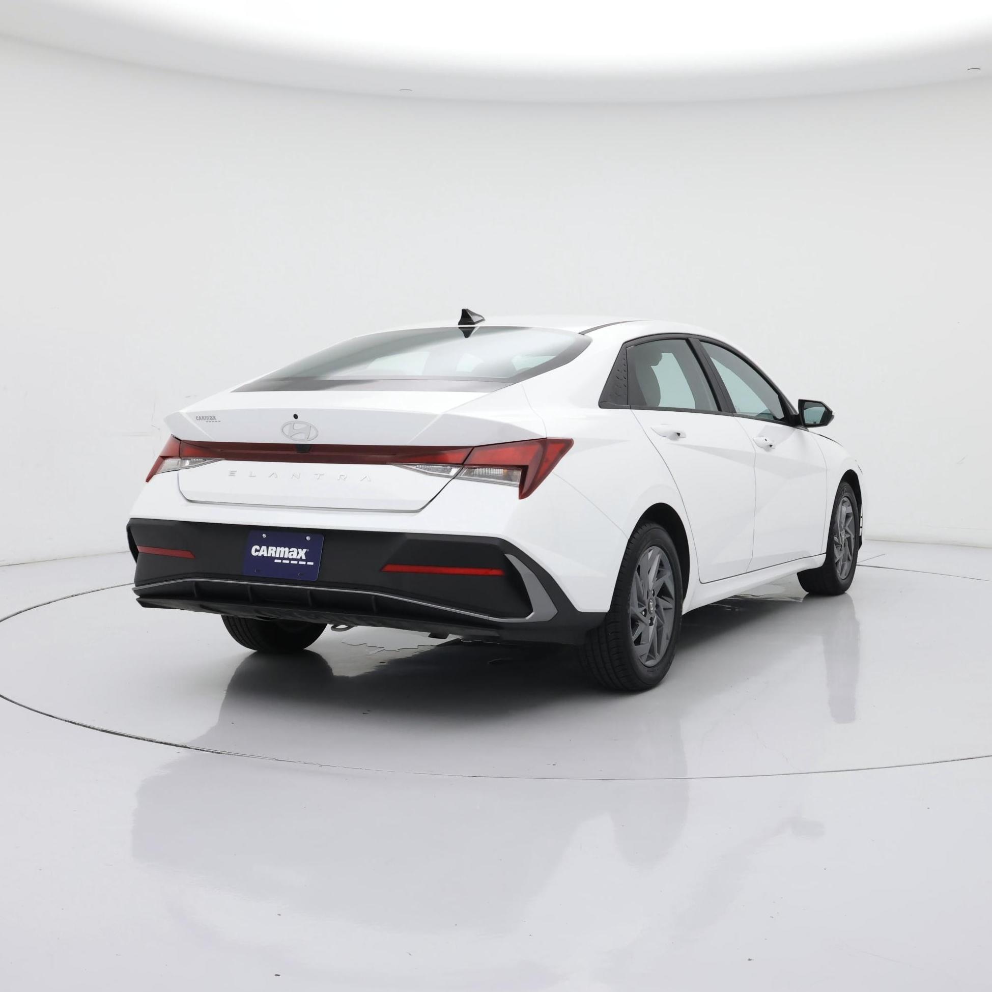 Thumbnail: 2024 Hyundai Elantra - 8