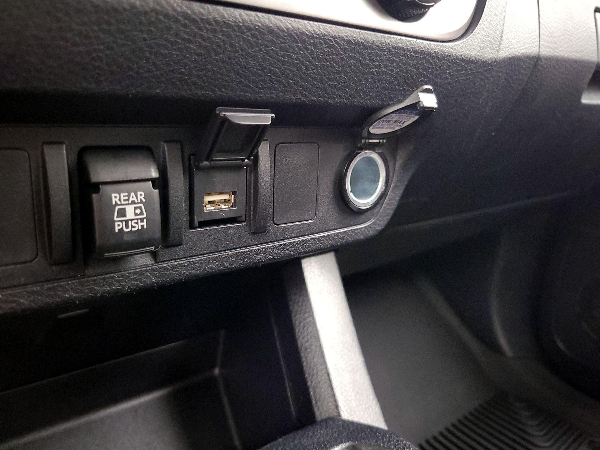 Thumbnail: 2020 Toyota Tacoma - 18