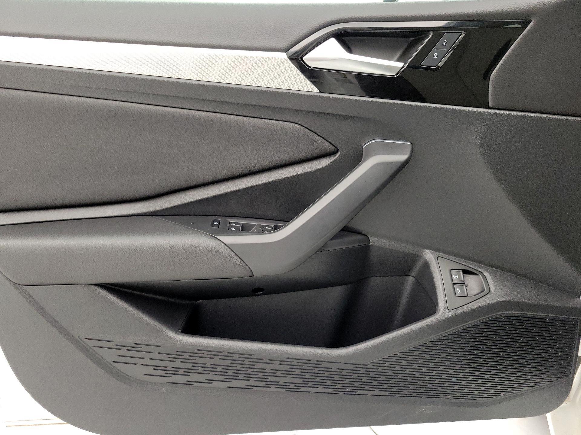 Thumbnail: 2021 Volkswagen Jetta - 12