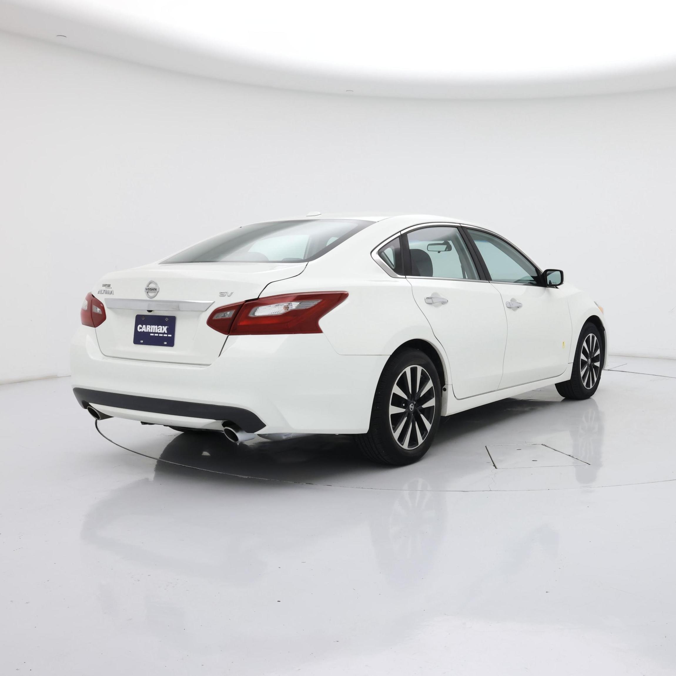Thumbnail: 2018 Nissan Altima - 8