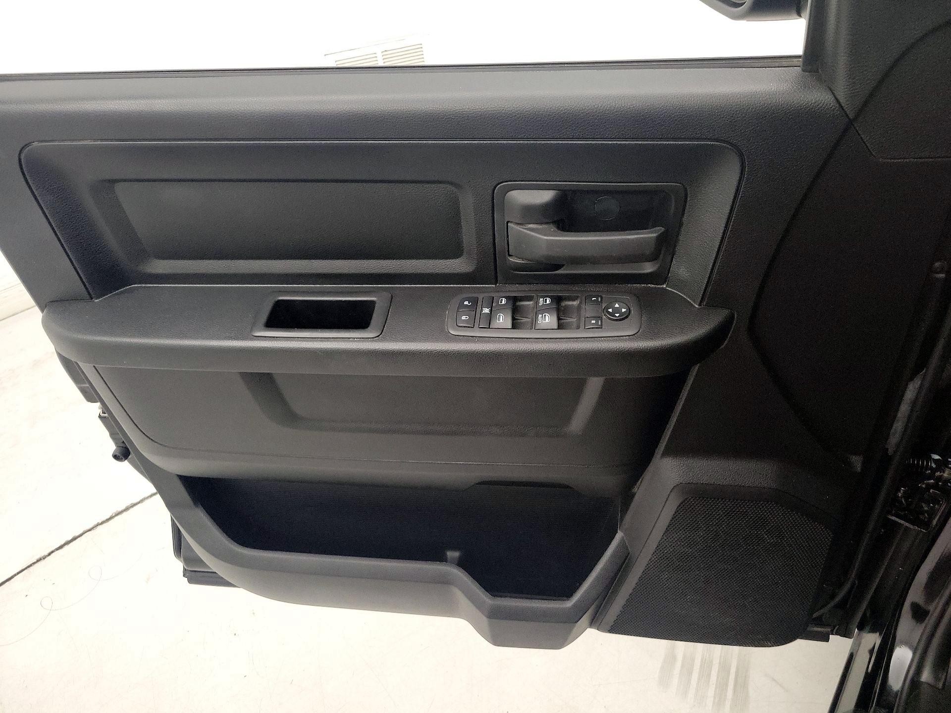 Thumbnail: 2021 RAM 1500 Classic - 12