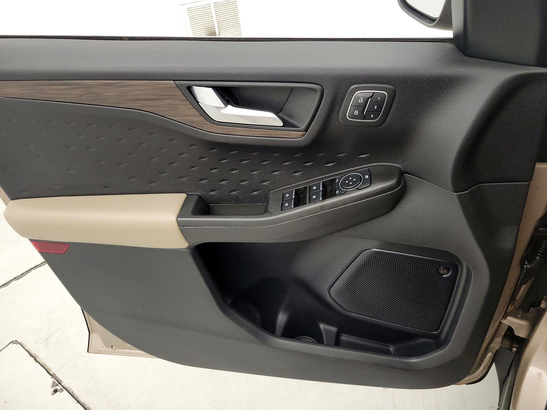 Thumbnail: 2020 Ford Escape - 12