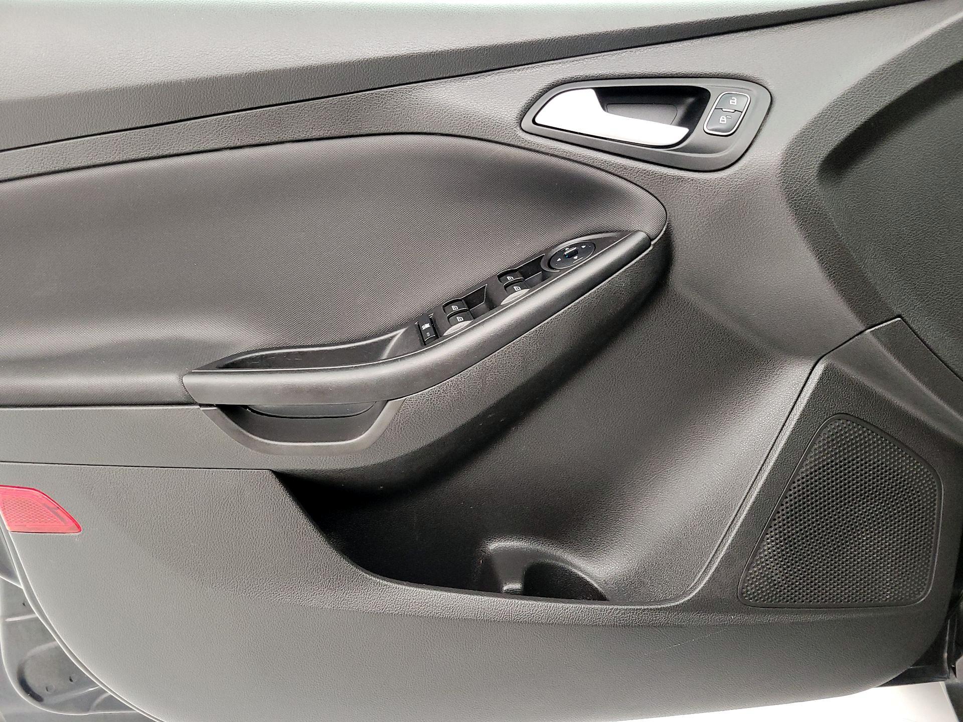 Thumbnail: 2018 Ford Focus - 12