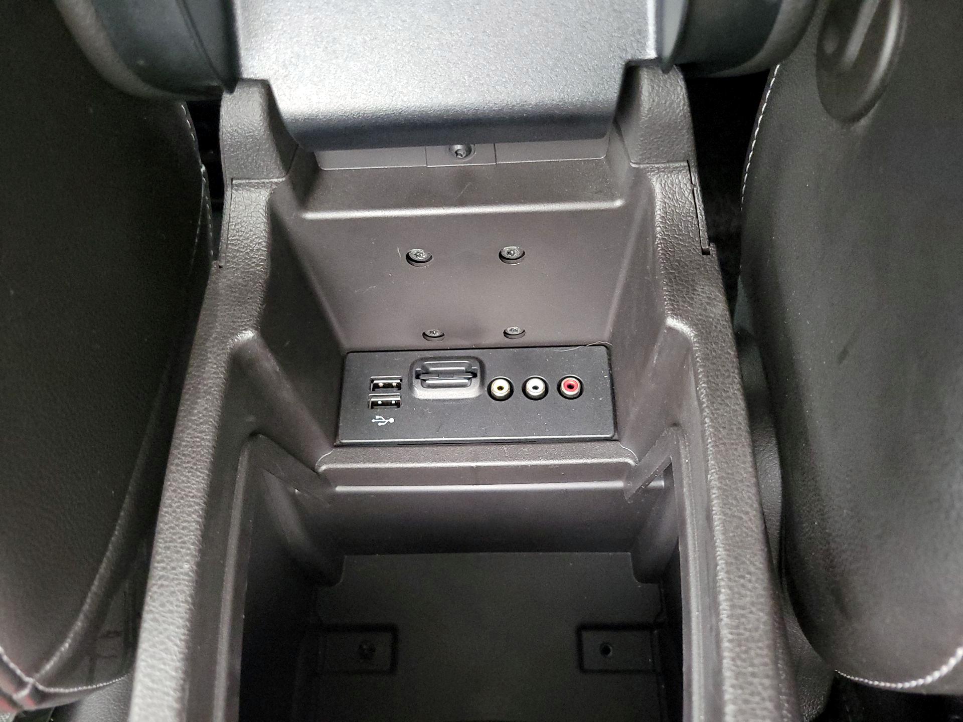 Thumbnail: 2014 Ford Focus - 19