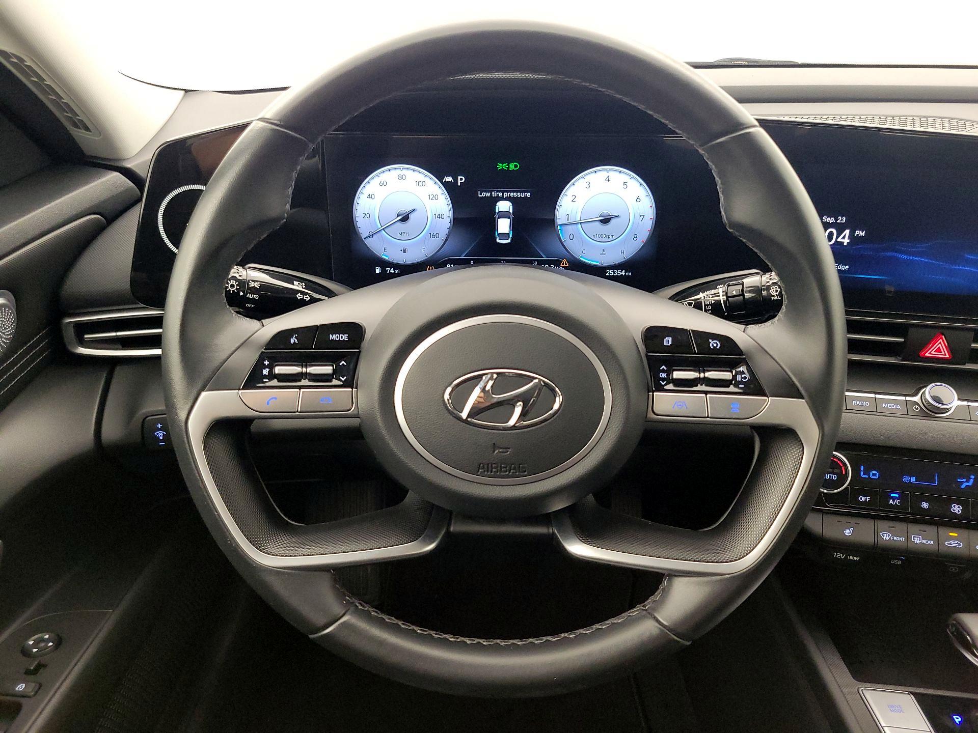 Thumbnail: 2023 Hyundai Elantra - 10