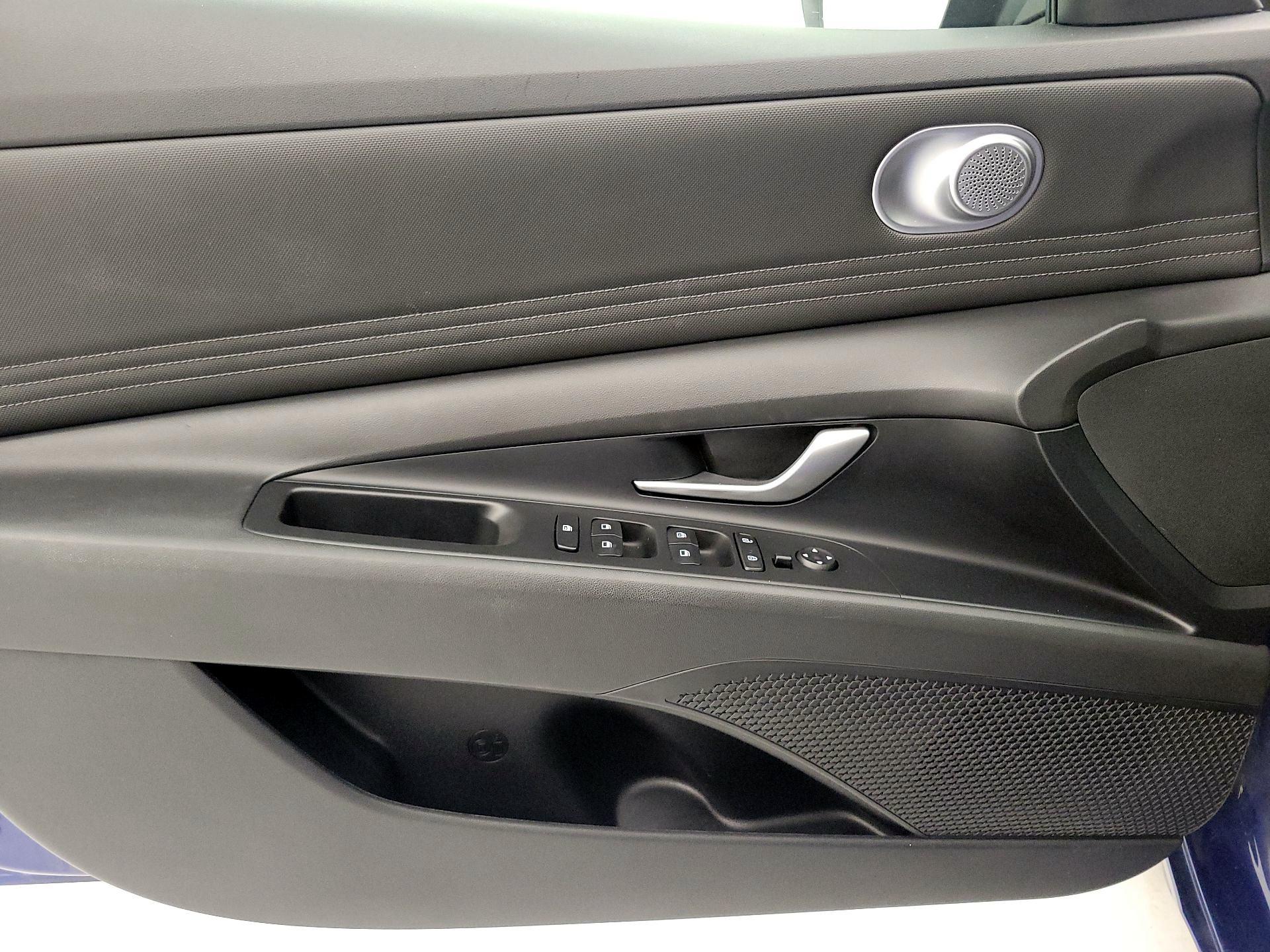 Thumbnail: 2023 Hyundai Elantra - 12