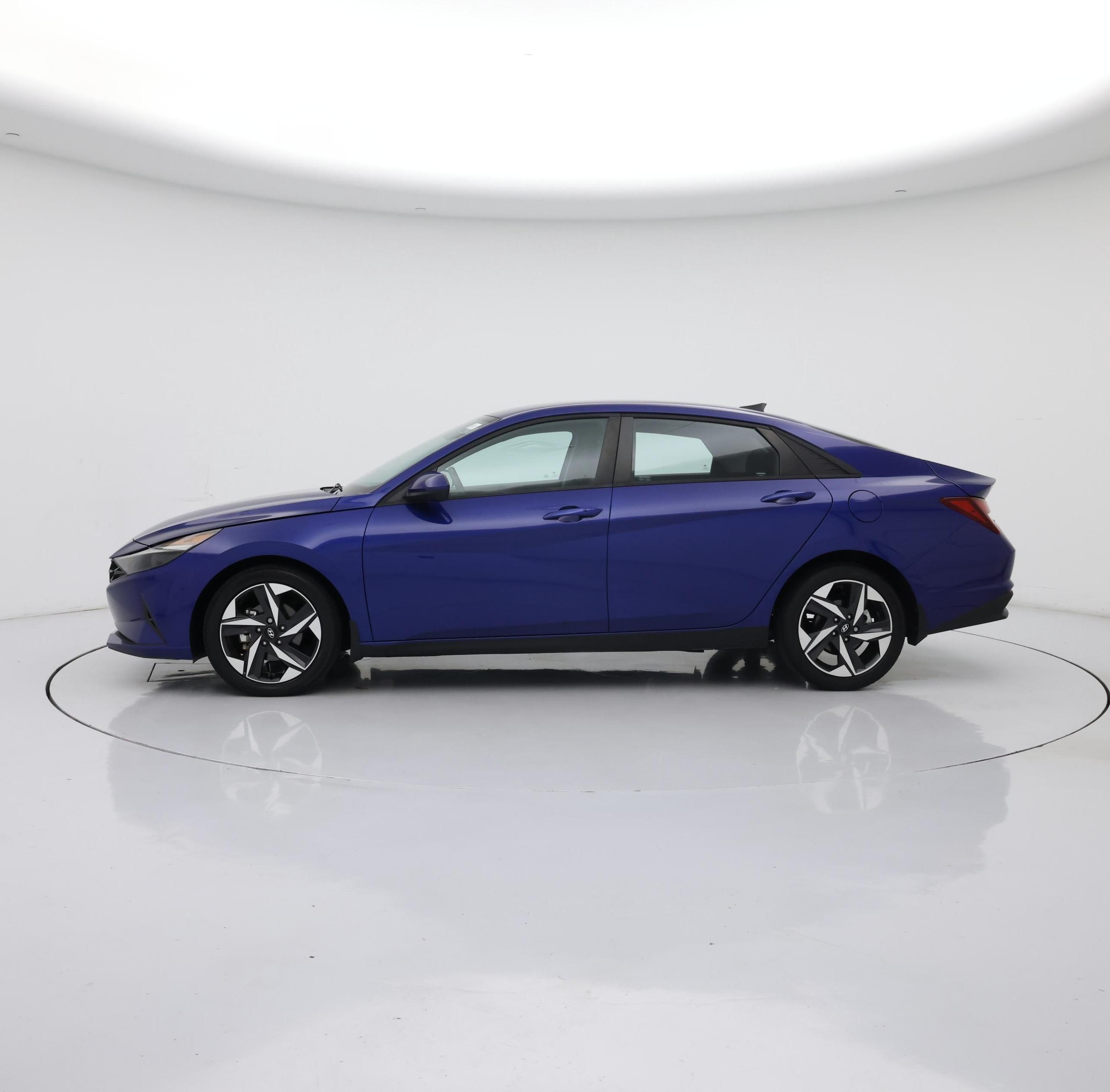 Thumbnail: 2023 Hyundai Elantra - 3