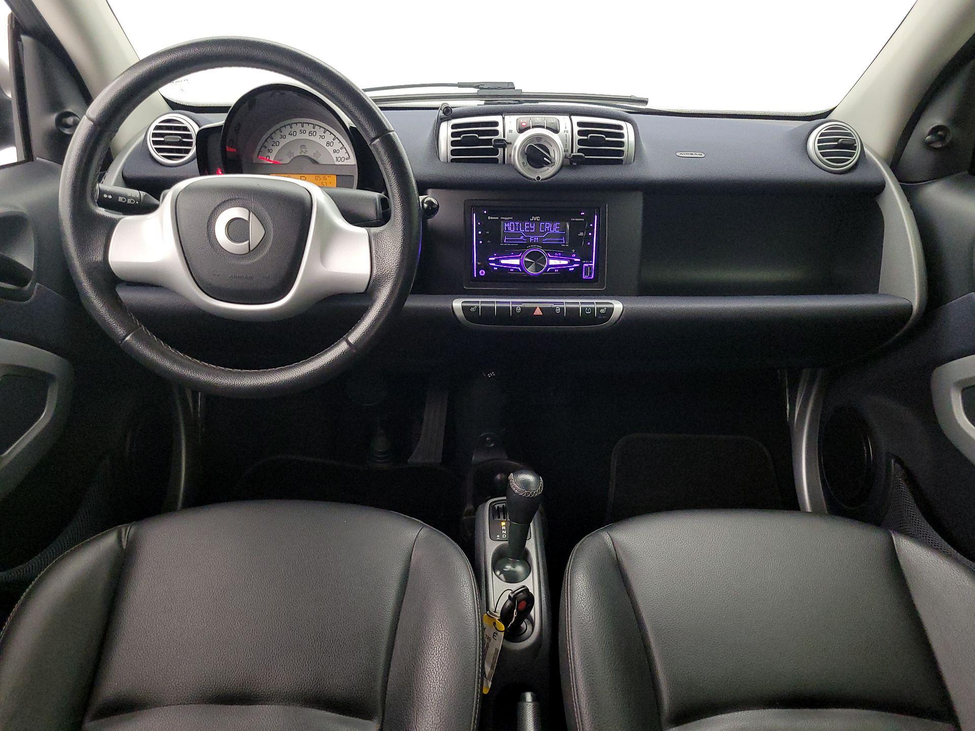 Thumbnail: 2015 smart fortwo - 9