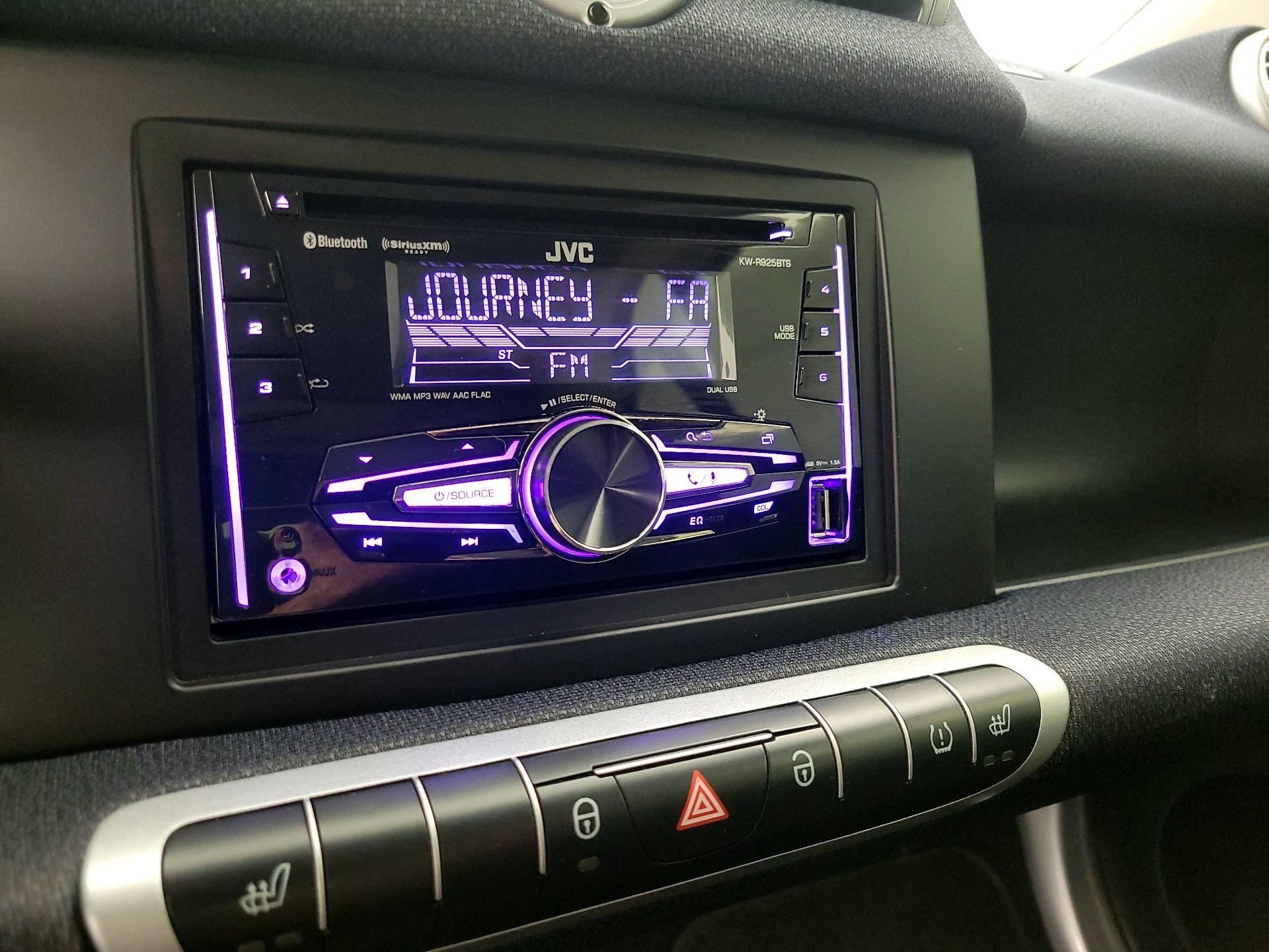 Thumbnail: 2015 smart fortwo - 13