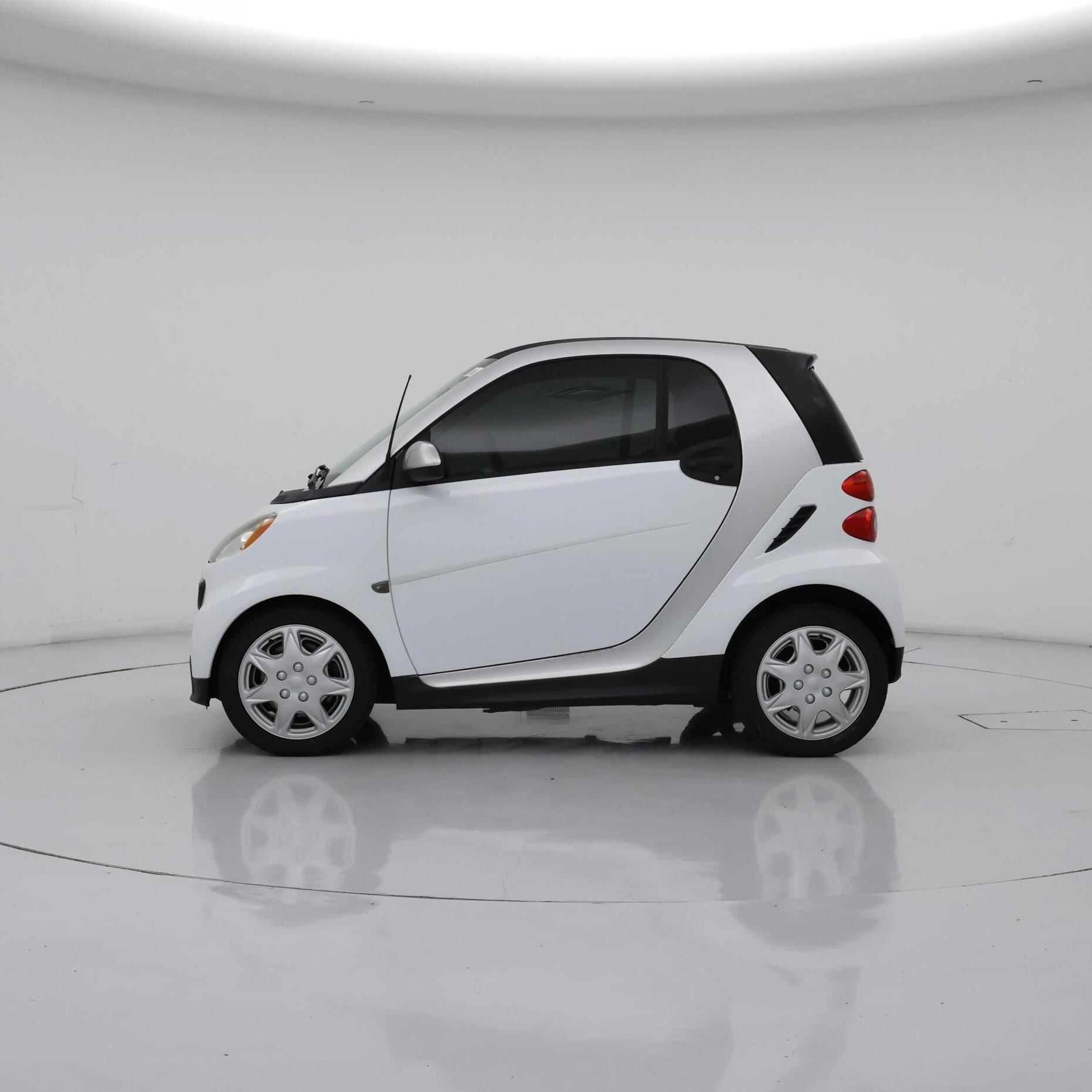 Thumbnail: 2015 smart fortwo - 3