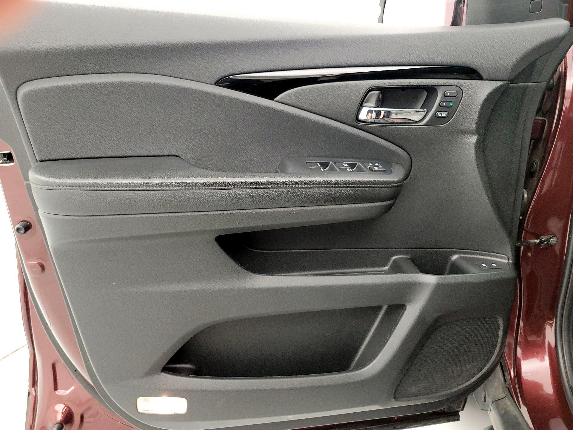 Thumbnail: 2020 Honda Passport - 12