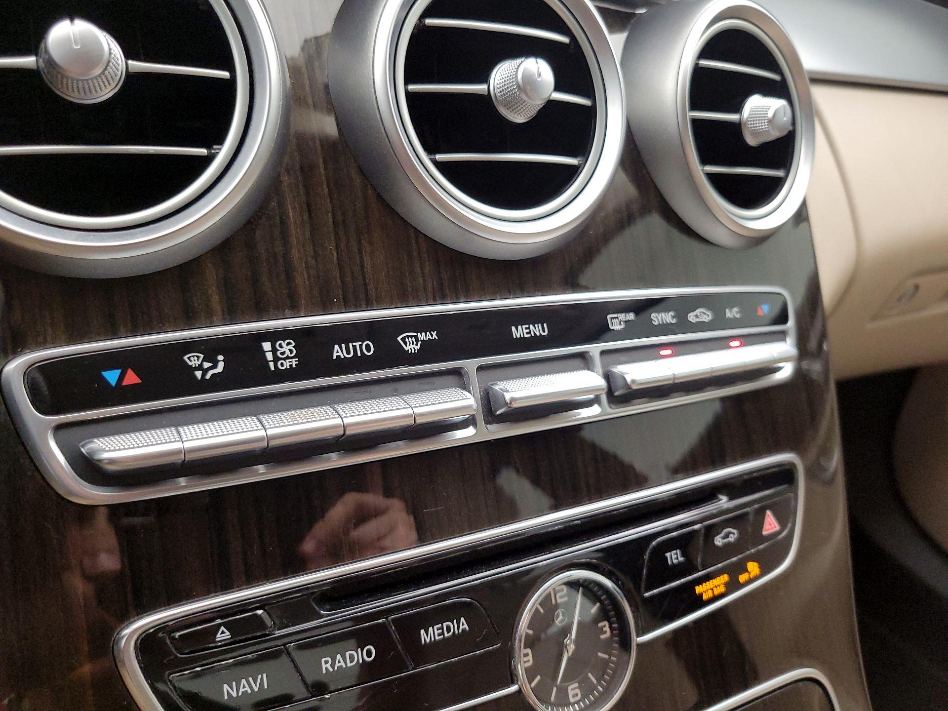 Thumbnail: 2015 Mercedes-Benz C-Class - 17
