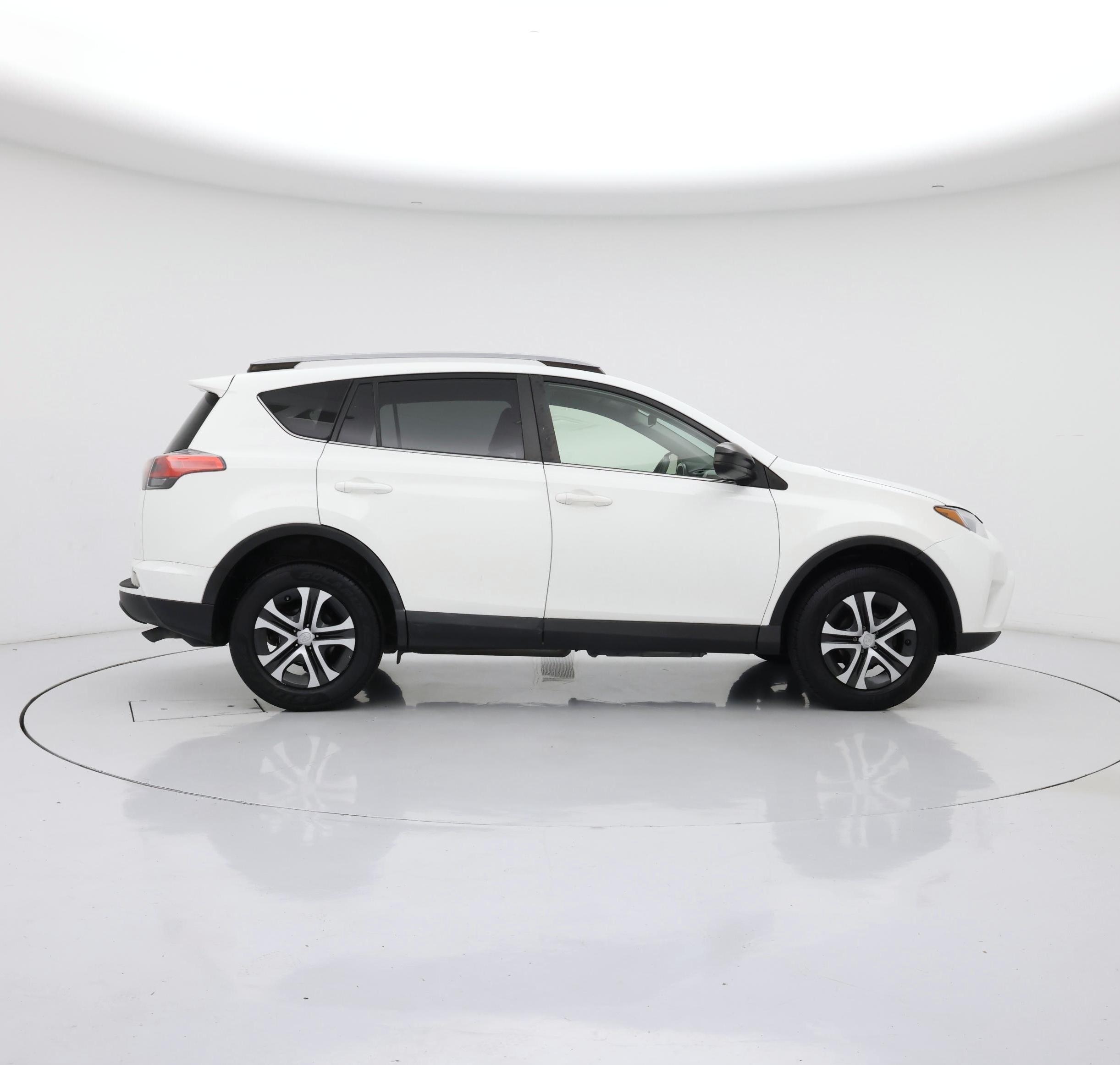 Thumbnail: 2017 Toyota RAV4 - 7