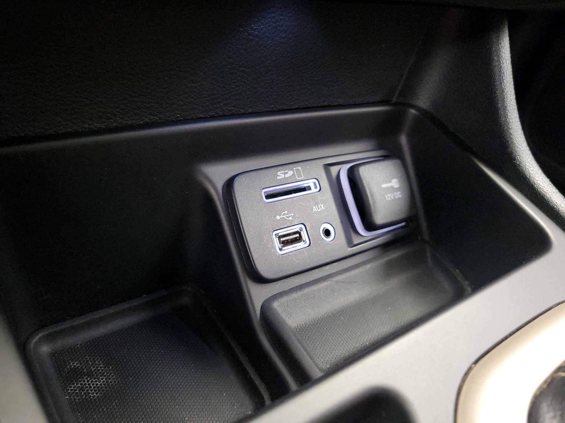 Thumbnail: 2015 Jeep Cherokee - 19