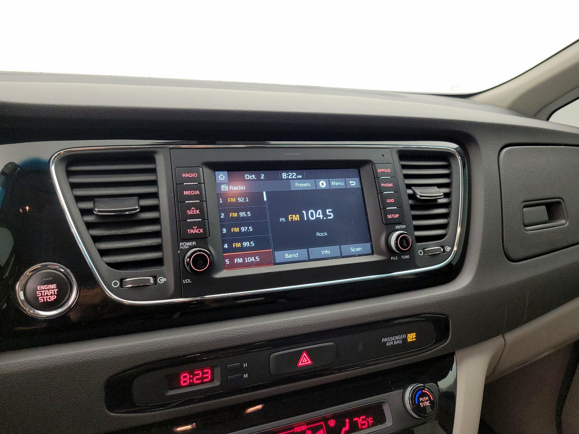 Thumbnail: 2018 Kia Sedona - 15