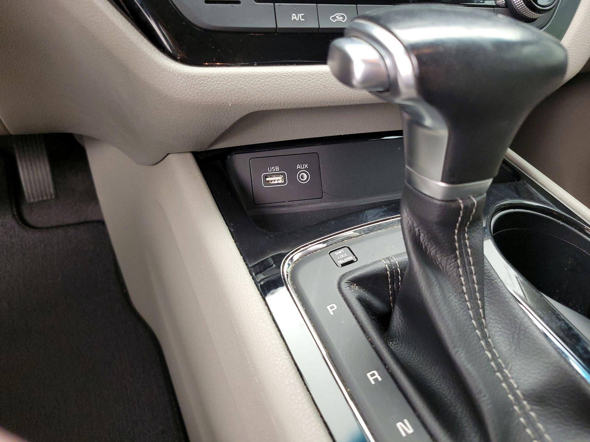 Thumbnail: 2018 Kia Sedona - 18