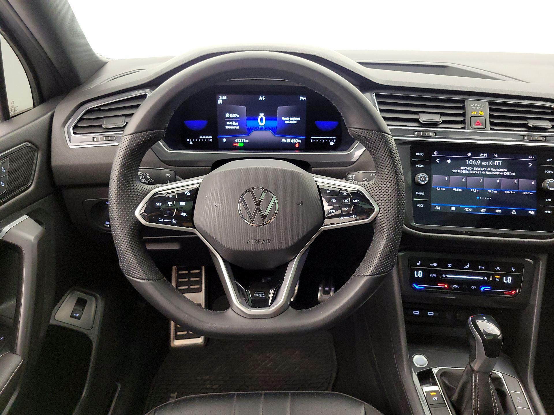 Thumbnail: 2022 Volkswagen Tiguan - 10