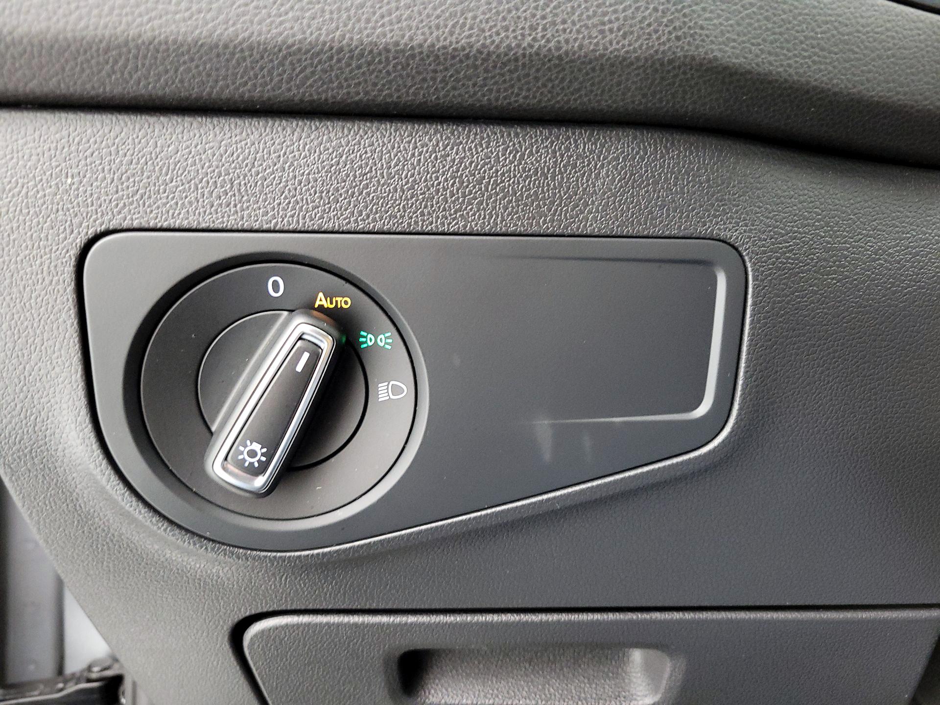 Thumbnail: 2022 Volkswagen Tiguan - 13