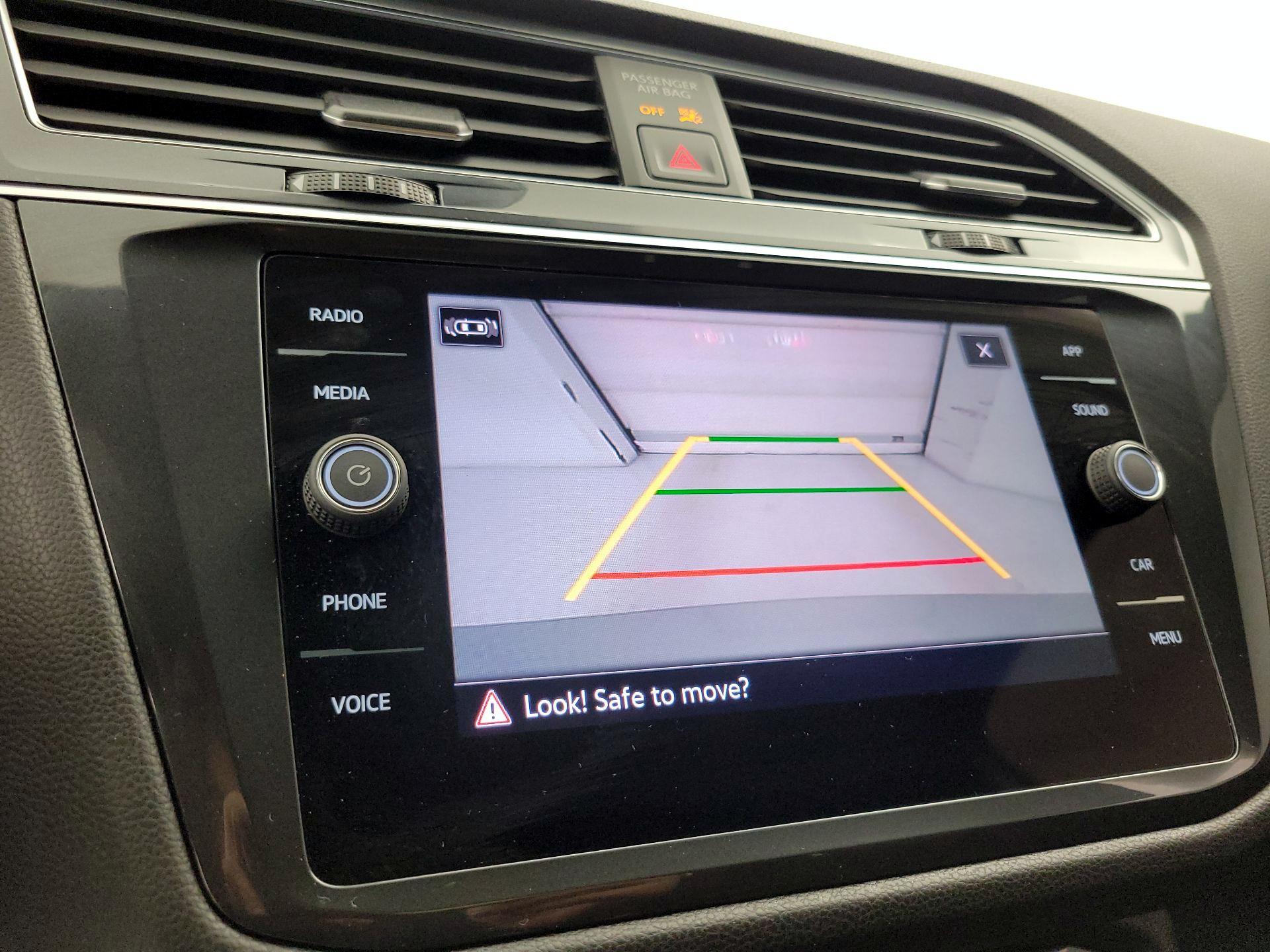 Thumbnail: 2022 Volkswagen Tiguan - 14