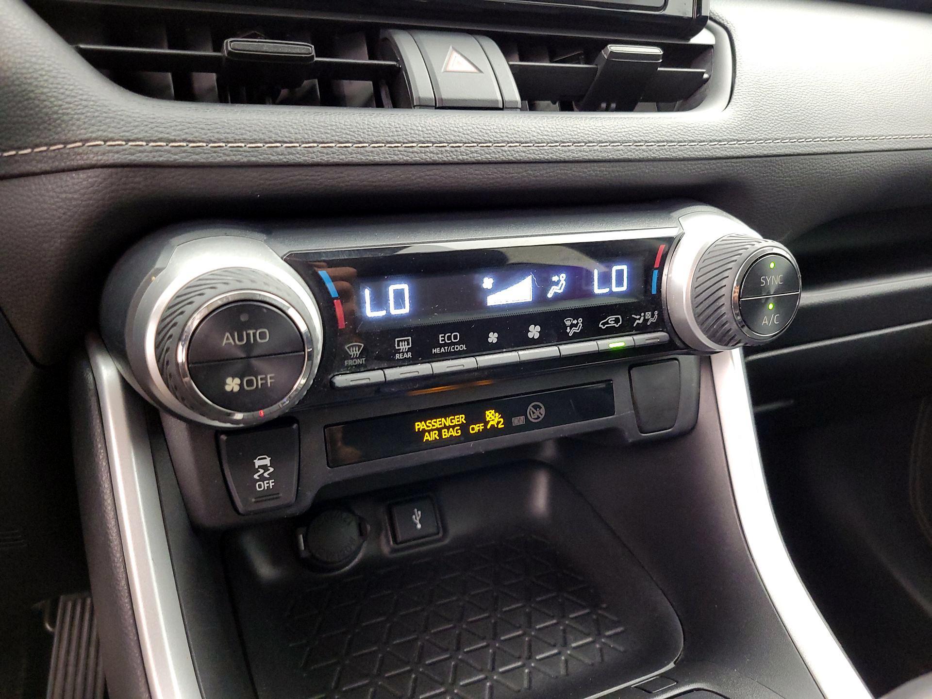 Thumbnail: 2020 Toyota RAV4 - 16