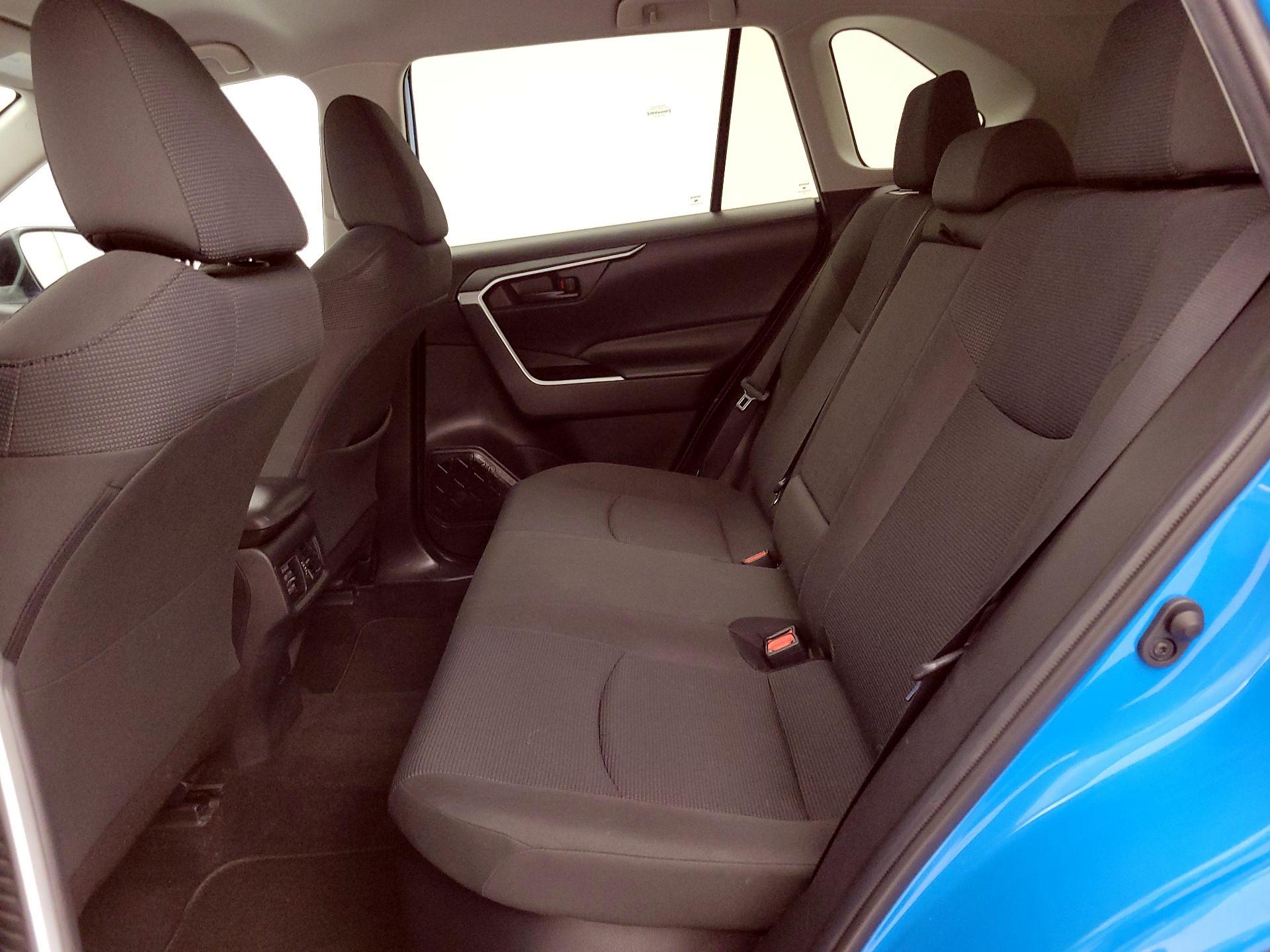 Thumbnail: 2020 Toyota RAV4 - 19