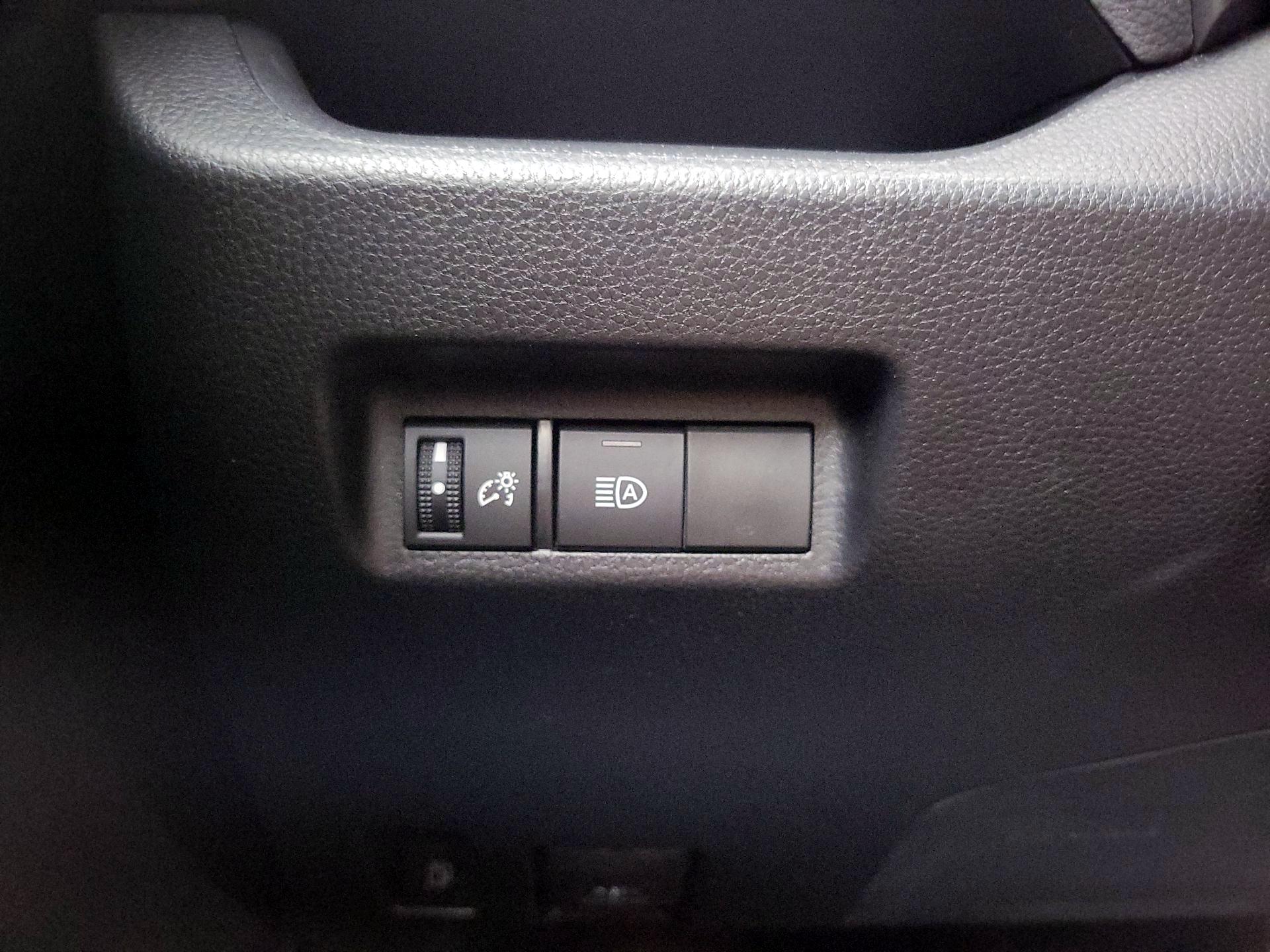 Thumbnail: 2020 Toyota RAV4 - 13