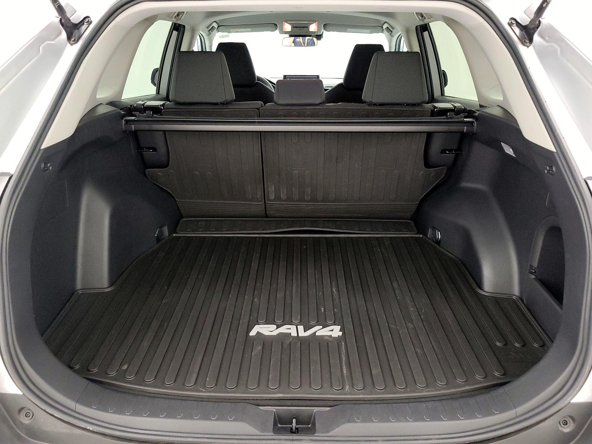 Thumbnail: 2020 Toyota RAV4 - 20