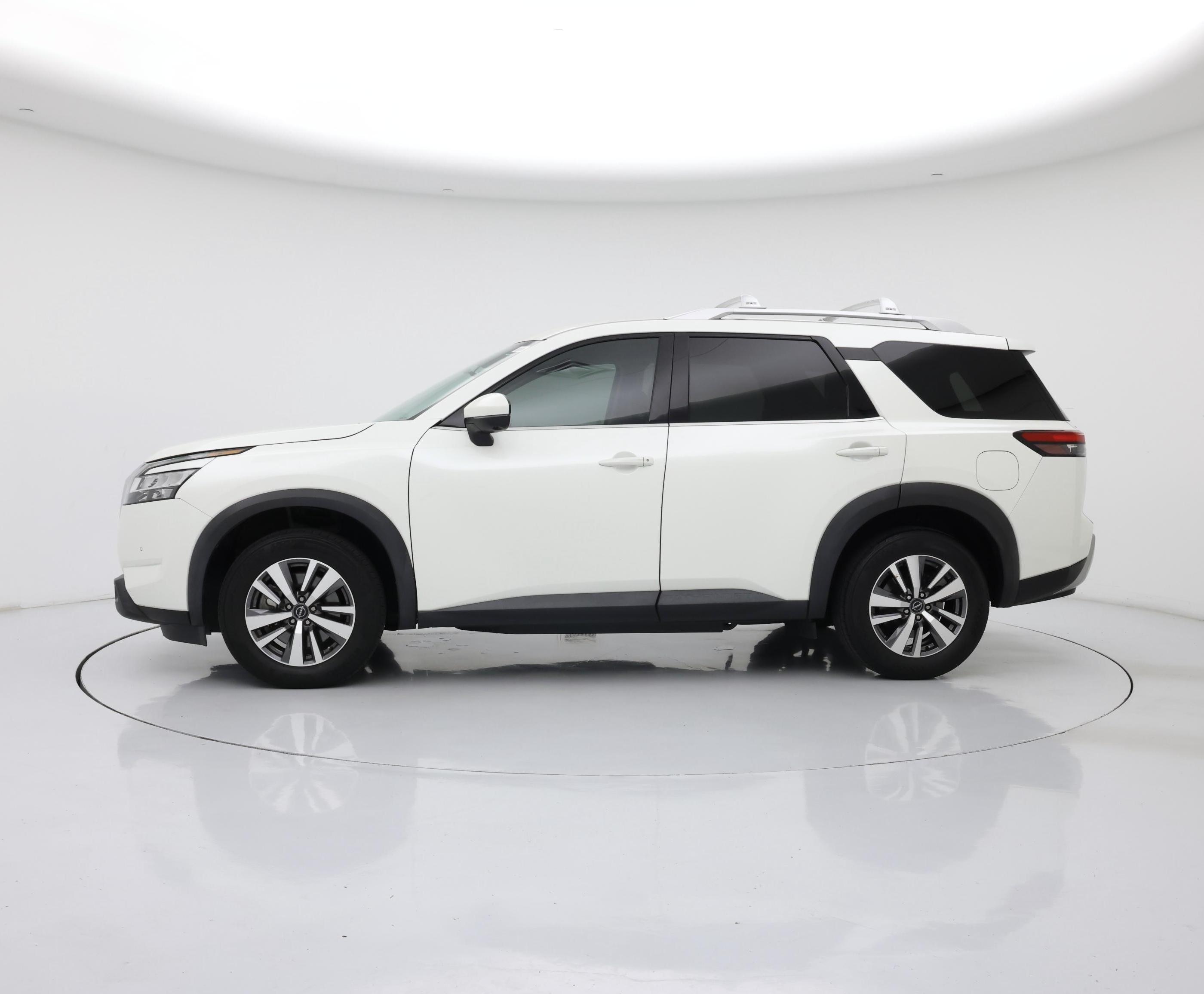 Thumbnail: 2023 Nissan Pathfinder - 3