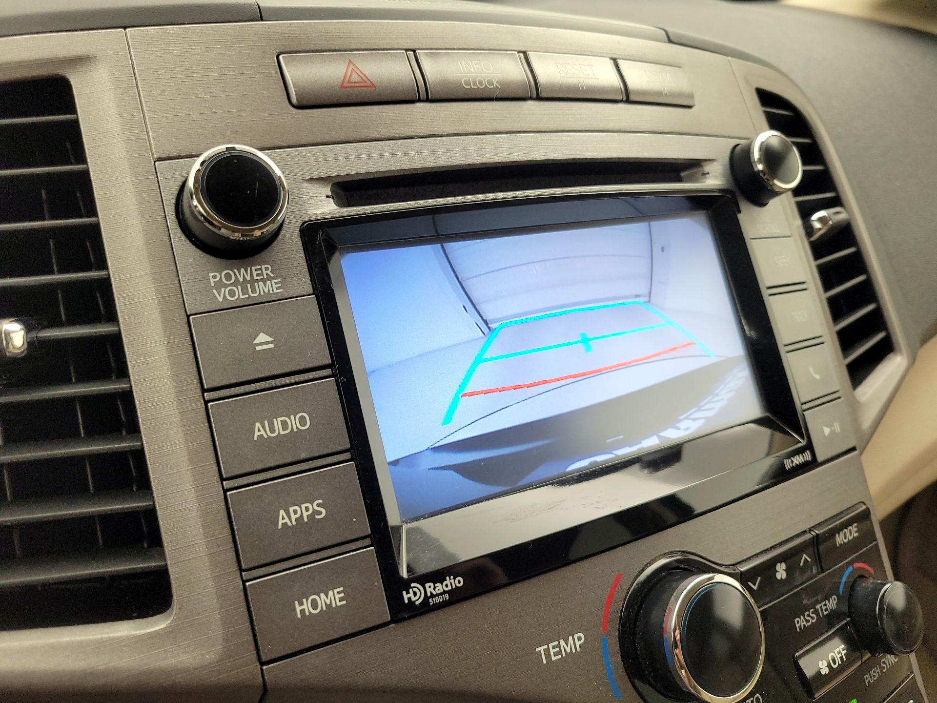 Thumbnail: 2015 Toyota Venza - 14